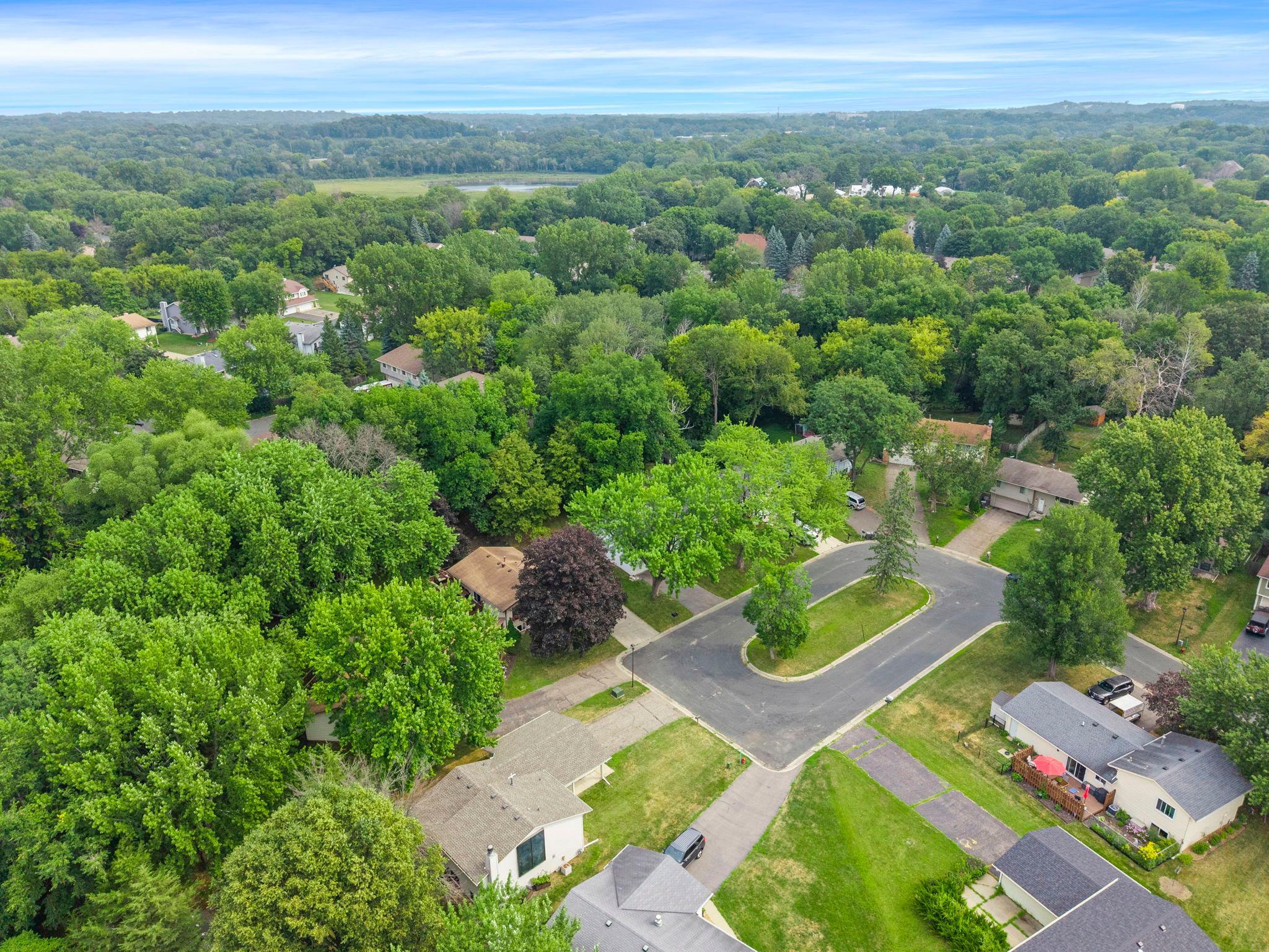 View of Residential at 6770 Woodhill Trail, Eden Prairie MN 55346, Eden Prairie (21 of 23) - Mike Wilen | Minnesota Team Real Estate