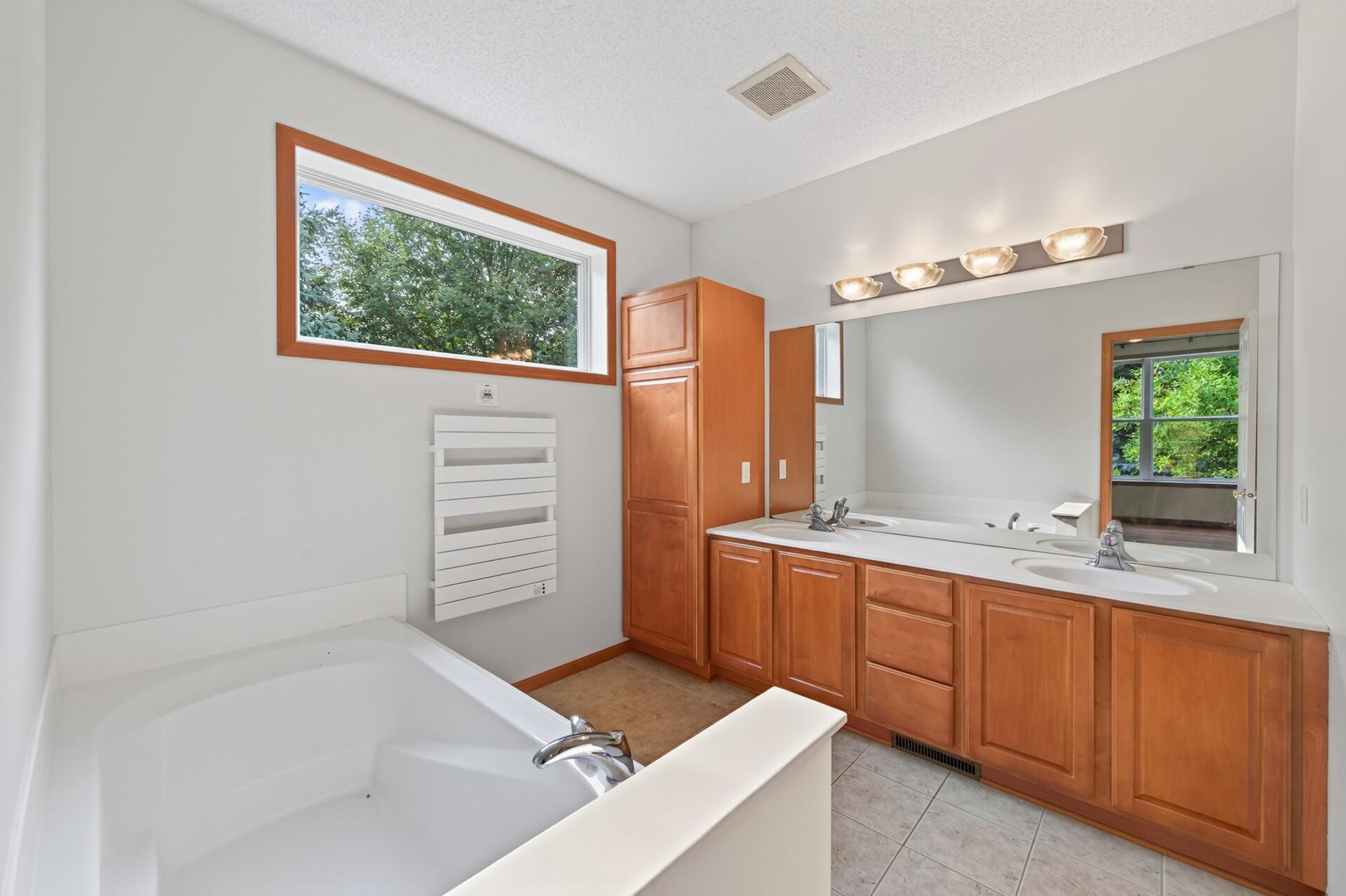 View of Residential at 10986 Thone Road, Woodbury MN 55129, Woodbury (15 of 47) - Mike Wilen | Minnesota Team Real Estate