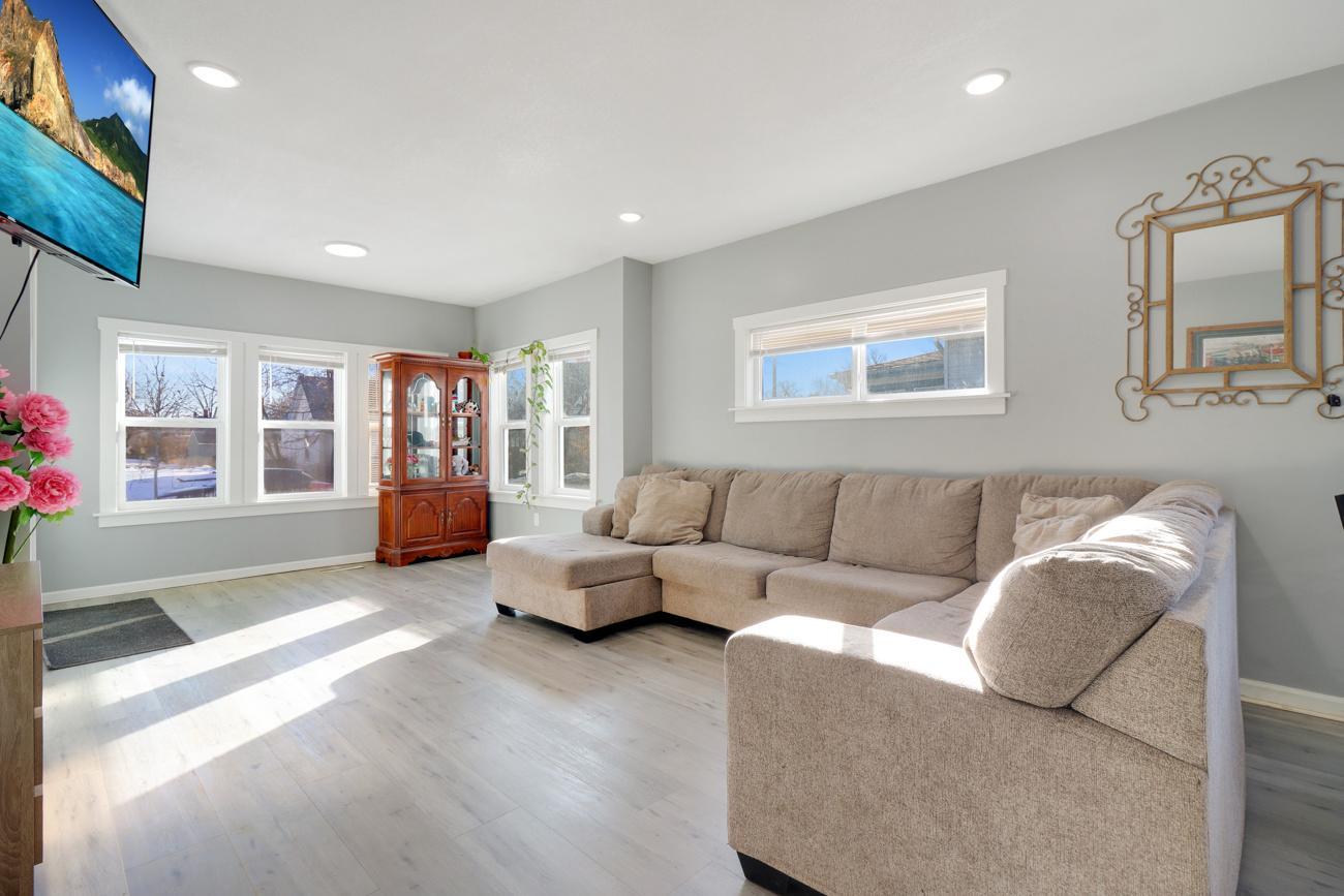 View of Residential at 4019 colfax Avenue, Minneapolis MN 55412, Minneapolis (17 of 22) - Mike Wilen | Minnesota Team Real Estate