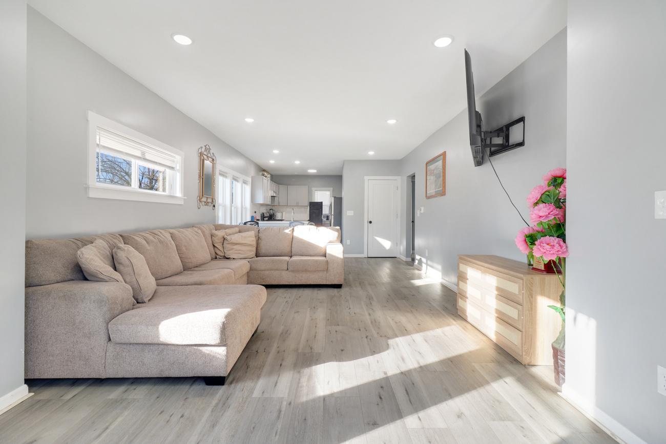 View of Residential at 4019 colfax Avenue, Minneapolis MN 55412, Minneapolis (15 of 22) - Mike Wilen | Minnesota Team Real Estate