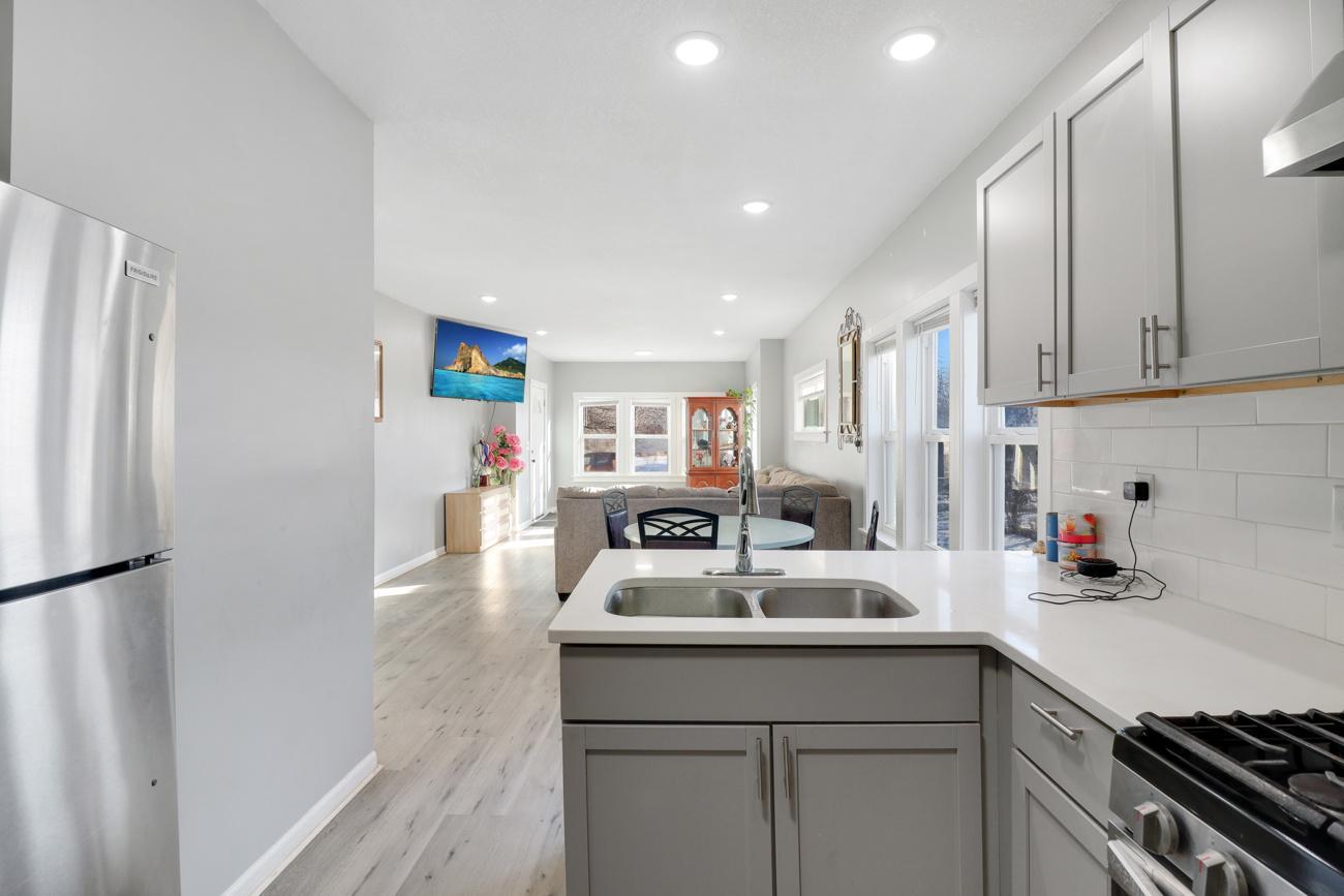 View of Residential at 4019 colfax Avenue, Minneapolis MN 55412, Minneapolis (10 of 22) - Mike Wilen | Minnesota Team Real Estate
