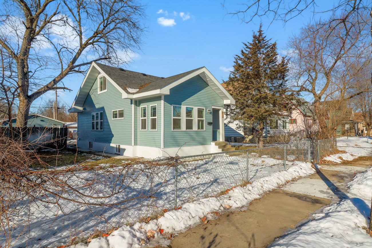 View of Residential at 4019 colfax Avenue, Minneapolis MN 55412, Minneapolis (2 of 22) - Mike Wilen | Minnesota Team Real Estate