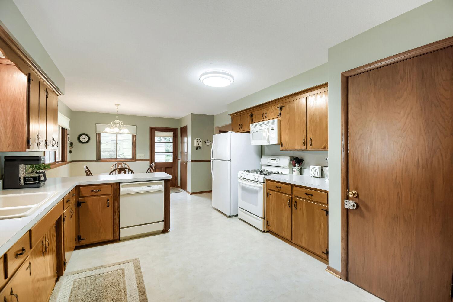 View of Residential at 6907 46th Avenue, Crystal MN 55428, Crystal (12 of 29) - Mike Wilen | Minnesota Team Real Estate