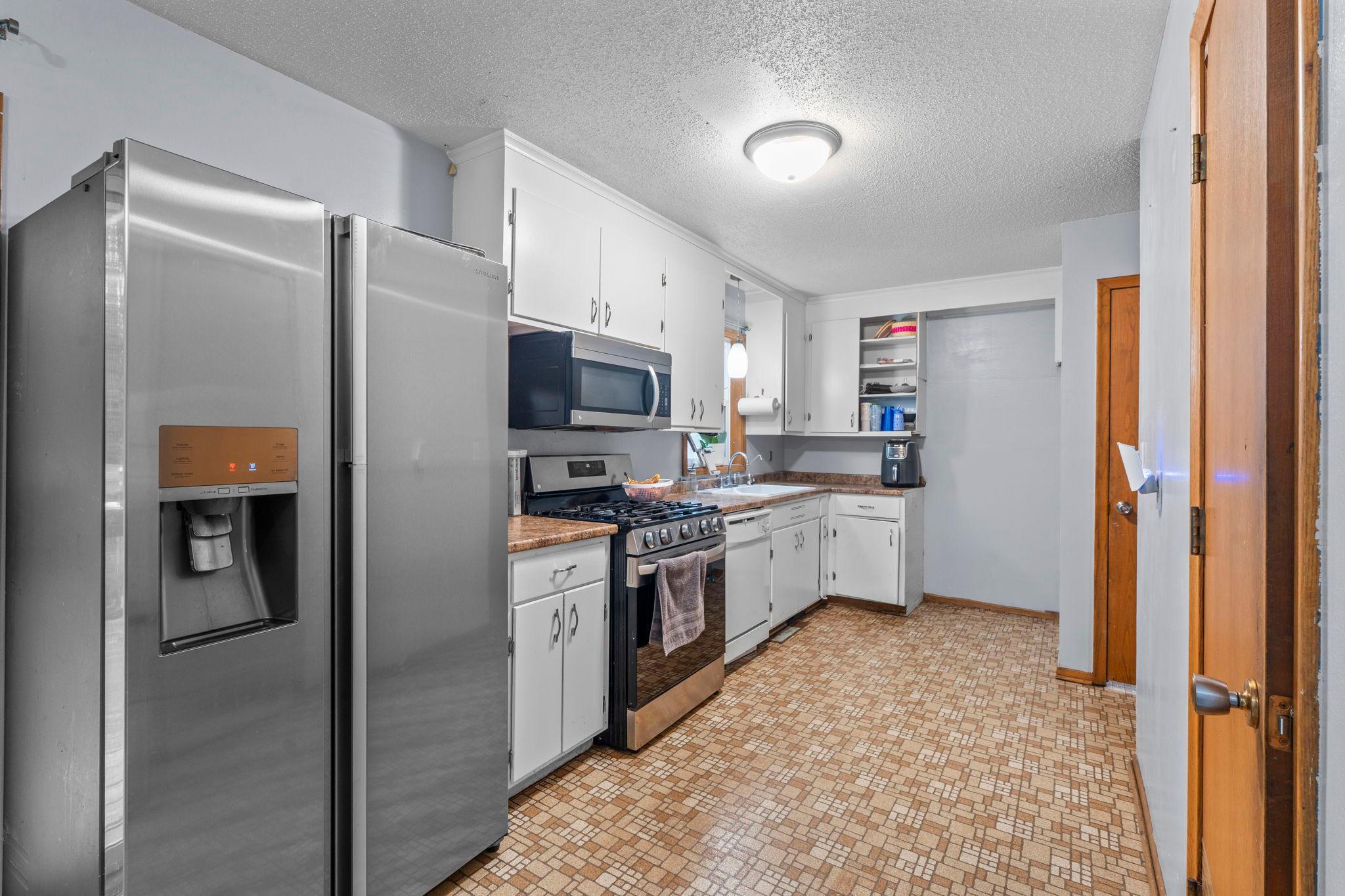View of Residential at 5872 Jefferson Street, Fridley MN 55432, Fridley (23 of 55) - Mike Wilen | Minnesota Team Real Estate