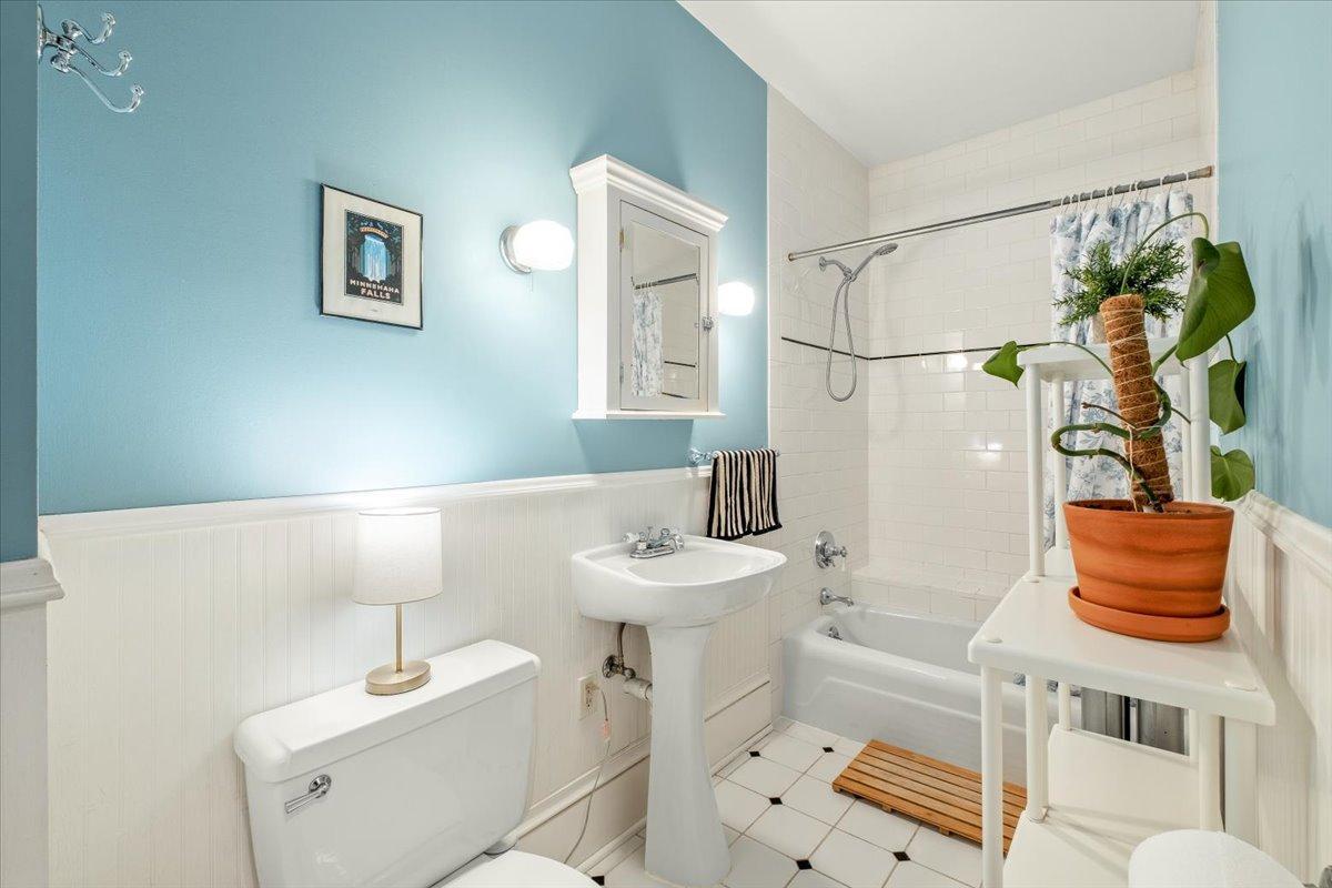 View of Residential at 3654 Lyndale Avenue #1, Minneapolis MN 55409, Minneapolis (20 of 24) - Mike Wilen | Minnesota Team Real Estate