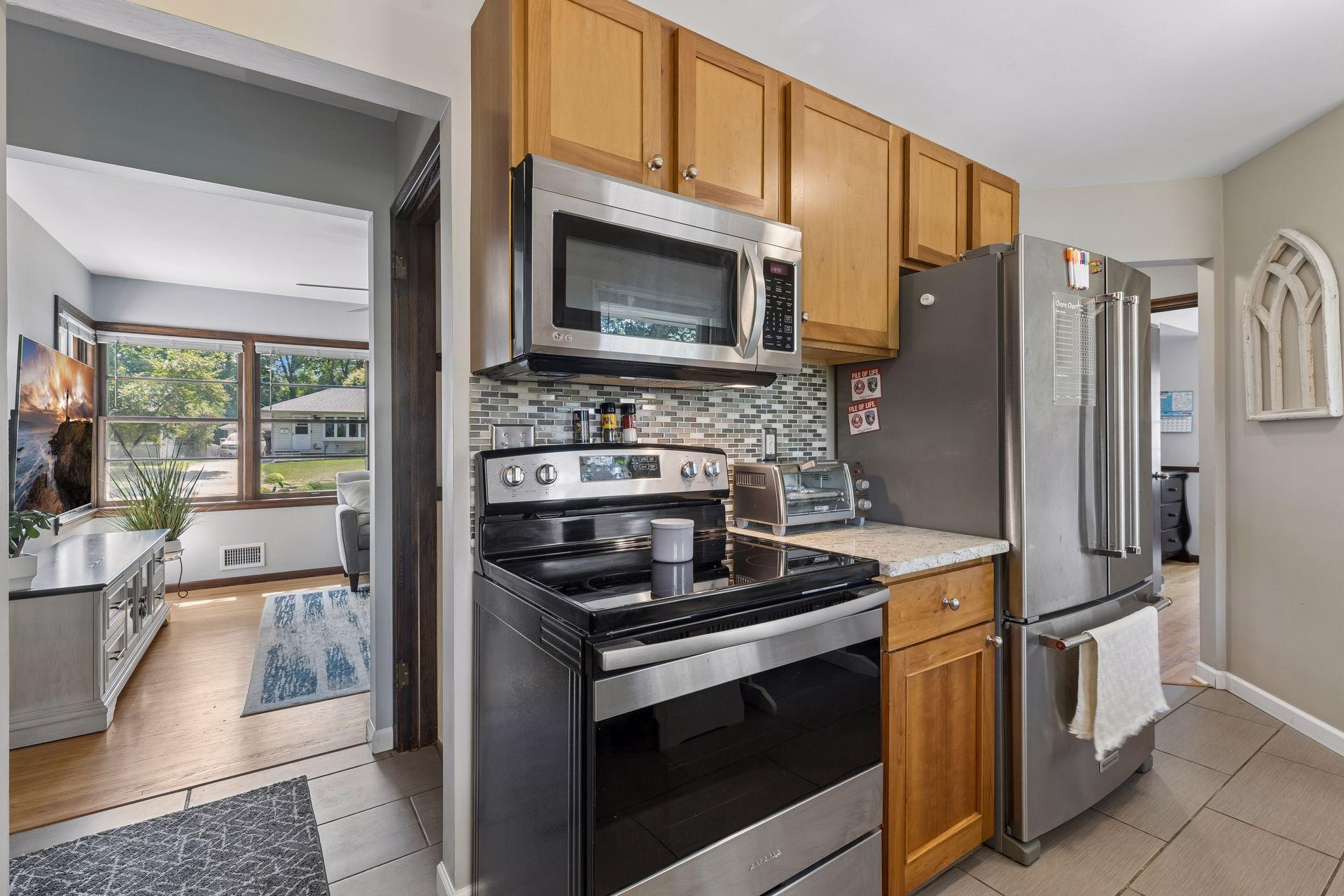 View of Residential at 6810 24th Street, Saint Louis Park MN 55426, Saint Louis Park (8 of 28) - Mike Wilen | Minnesota Team Real Estate