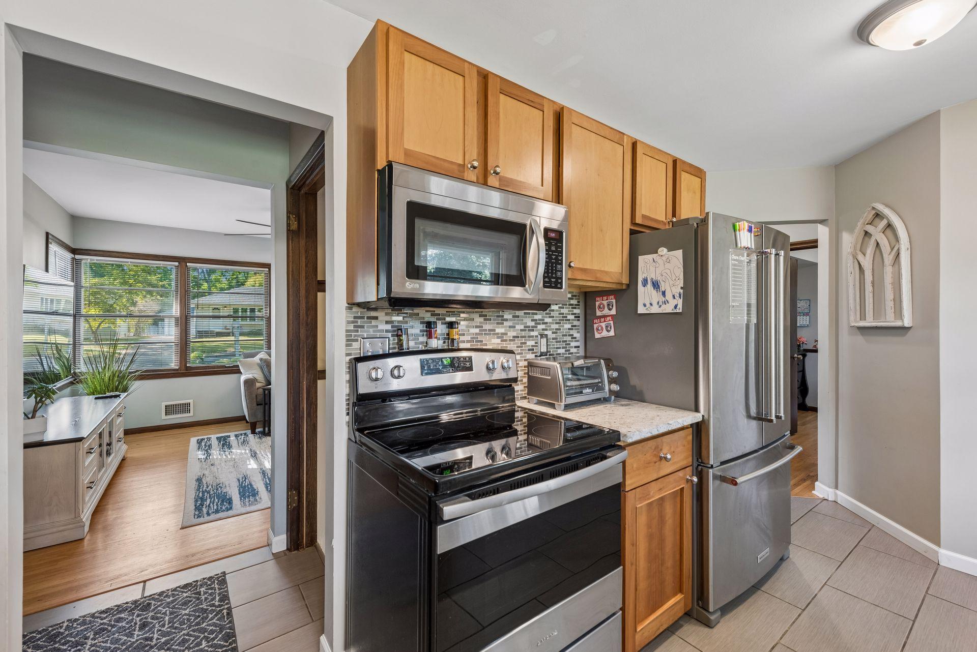 View of Residential at 6810 24th Street, Saint Louis Park MN 55426, Saint Louis Park (11 of 34) - Mike Wilen | Minnesota Team Real Estate