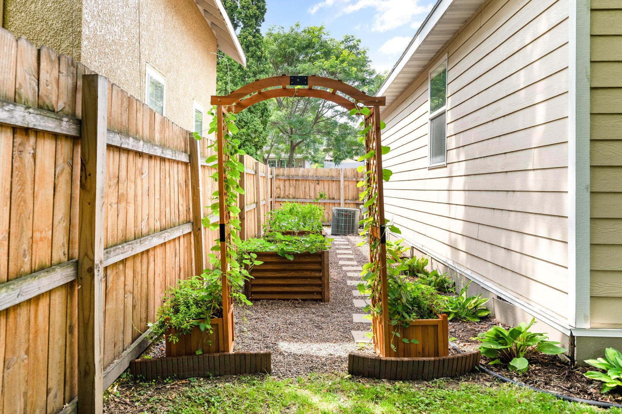 View of Residential at 1730 Newton Avenue, Minneapolis MN 55411, Minneapolis (42 of 48) - Mike Wilen | Minnesota Team Real Estate