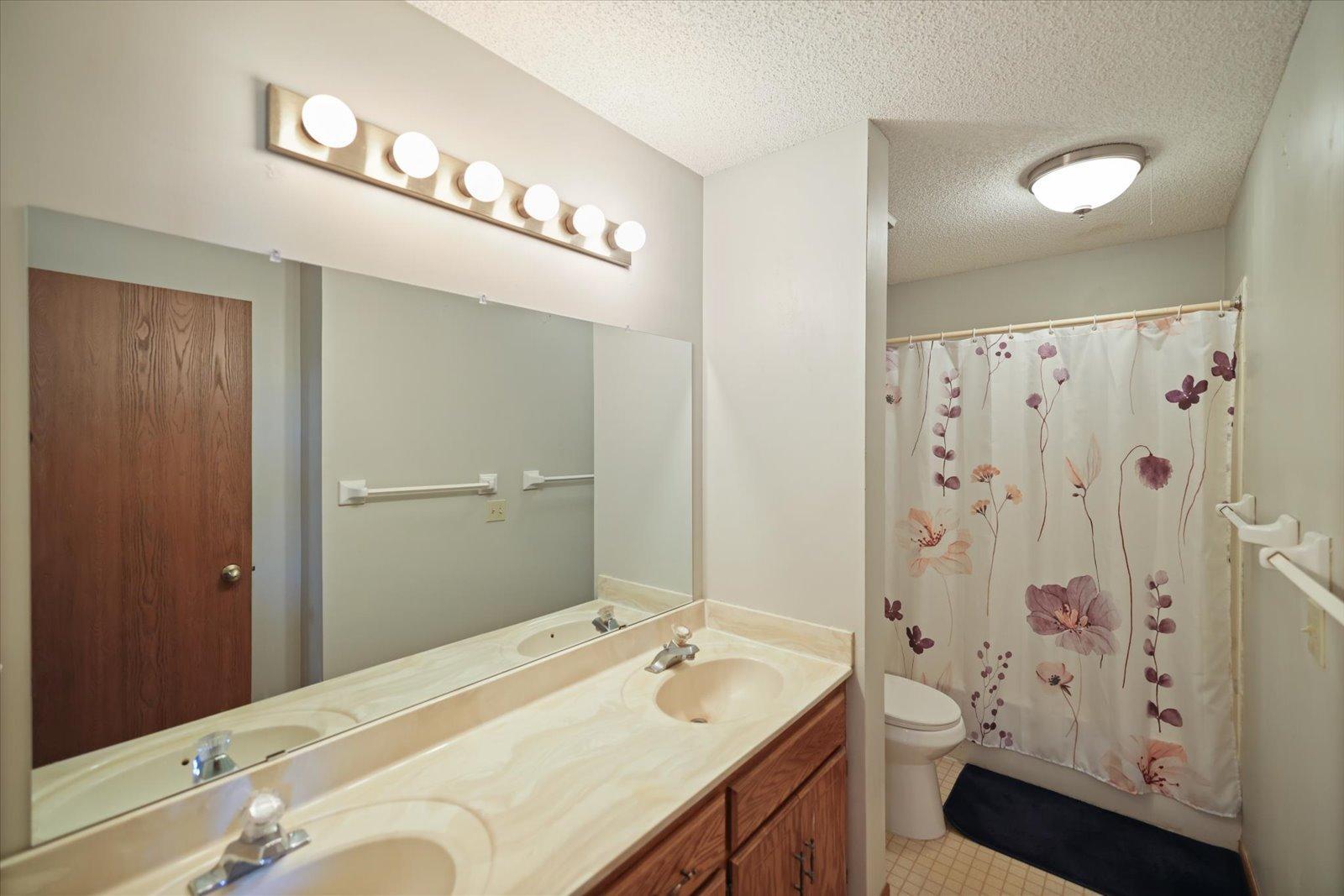 View of Residential at 14831 Endicott Way #316, Apple Valley MN 55124, Apple Valley (14 of 29) - Mike Wilen | Minnesota Team Real Estate