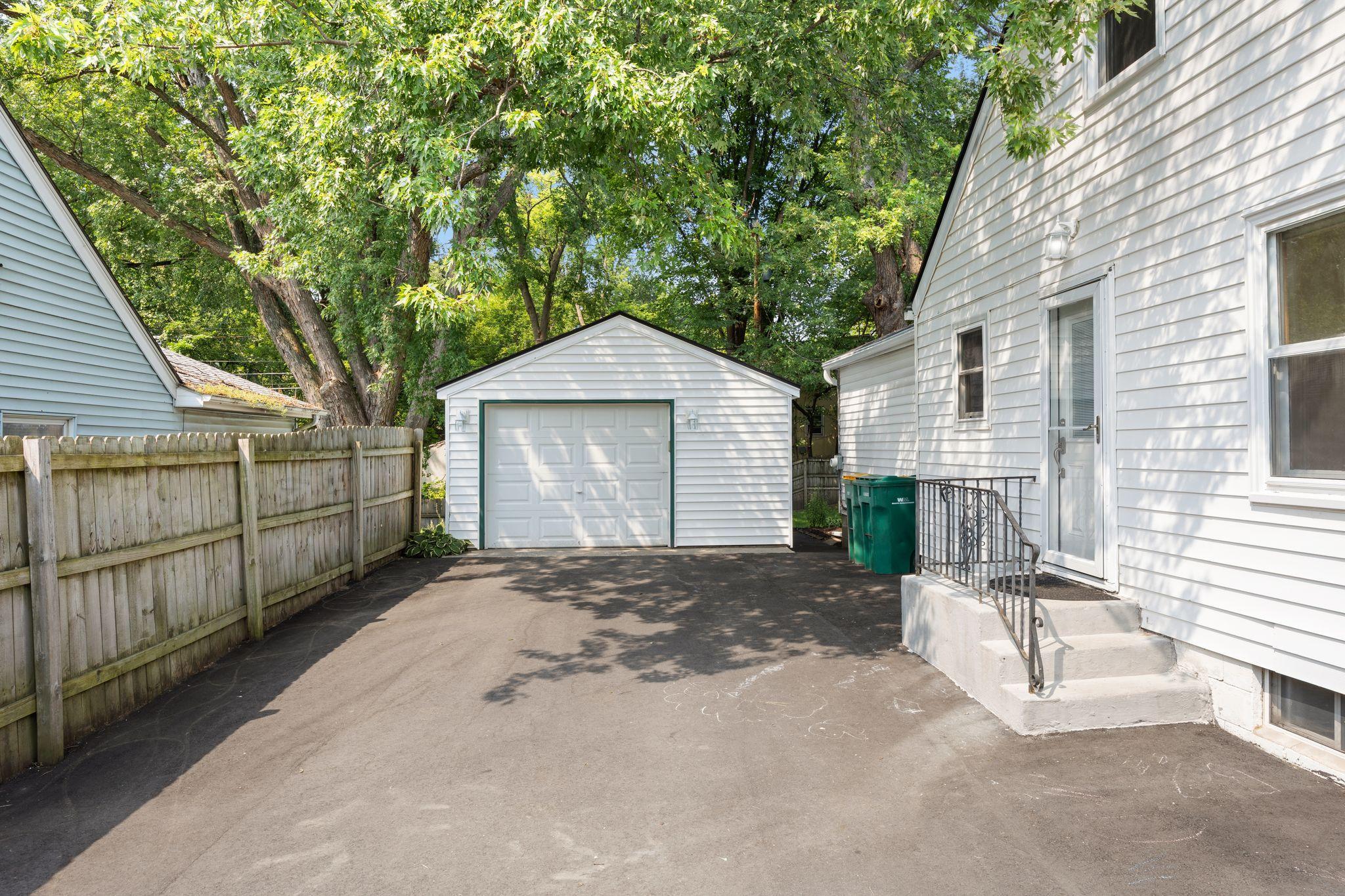 View of Residential at 3727 Yates Avenue, Crystal MN 55422, Crystal (37 of 38) - Mike Wilen | Minnesota Team Real Estate