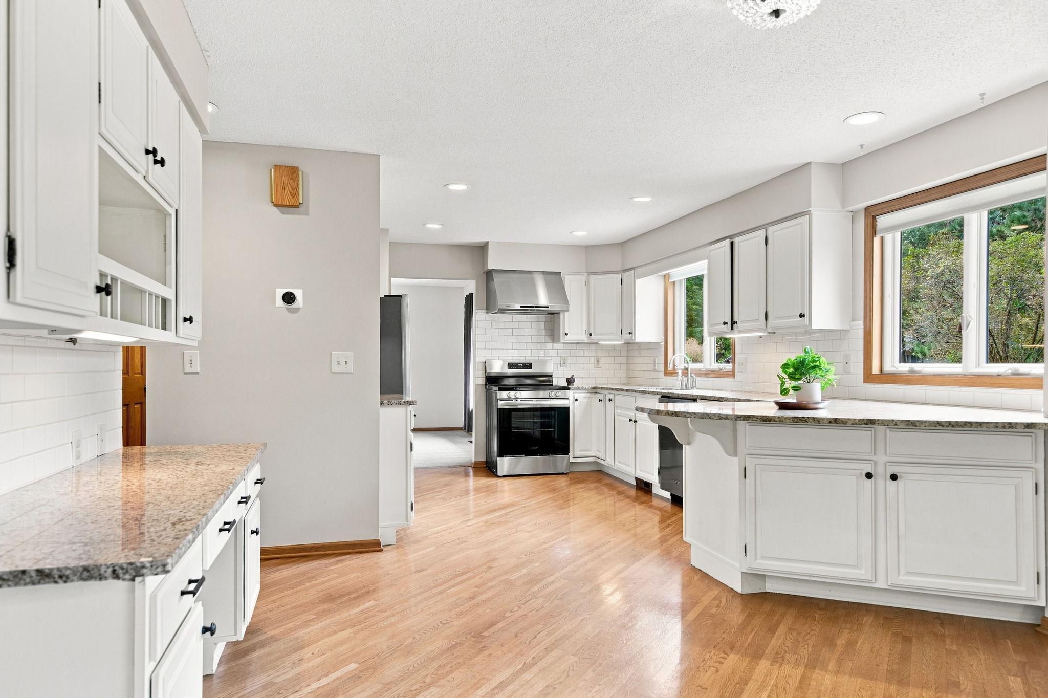 View of Residential at 10340 Summer Place, Eden Prairie MN 55347, Eden Prairie (6 of 34) - Mike Wilen | Minnesota Team Real Estate