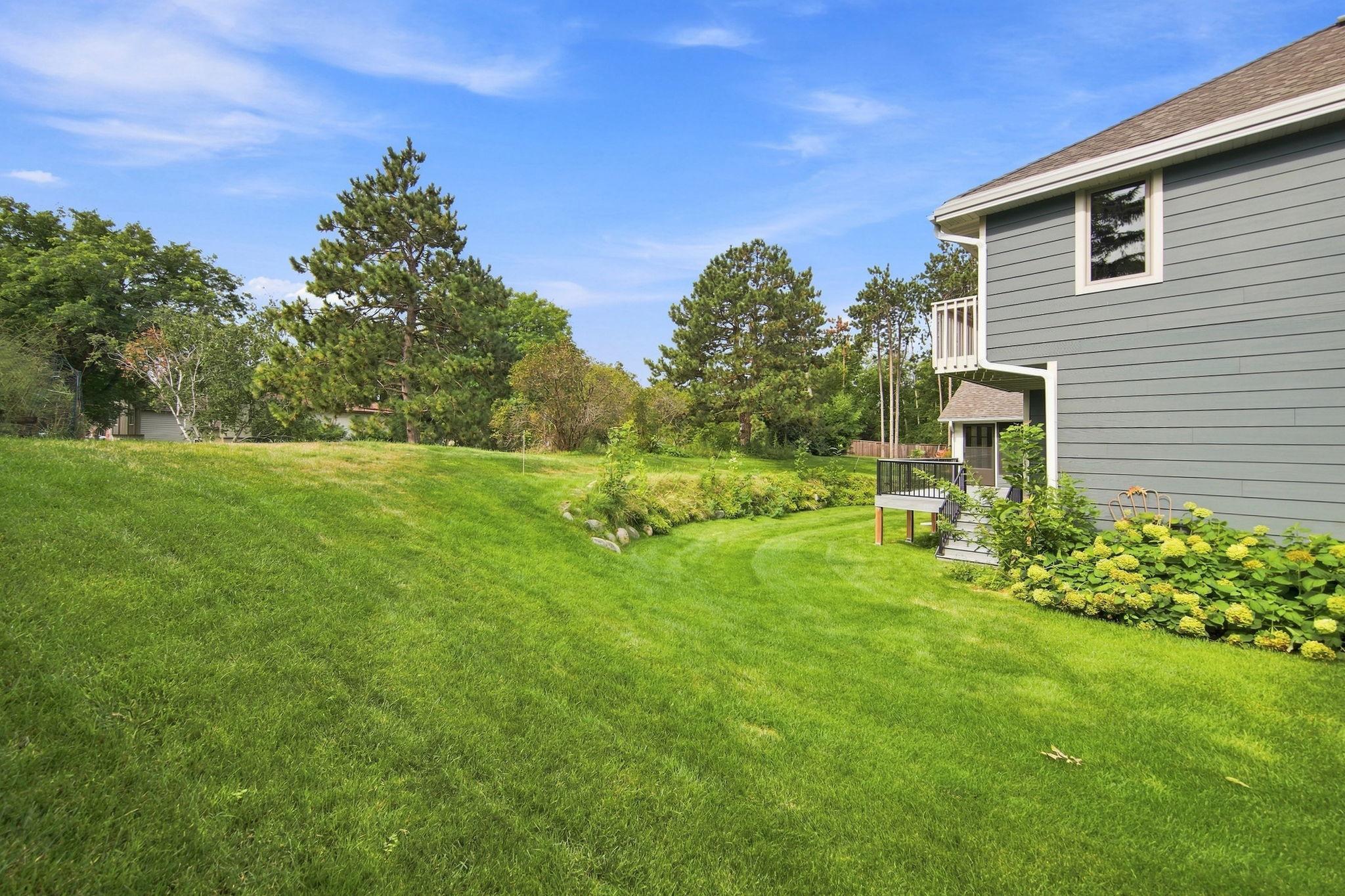 View of Residential at 10340 Summer Place, Eden Prairie MN 55347, Eden Prairie (33 of 34) - Mike Wilen | Minnesota Team Real Estate