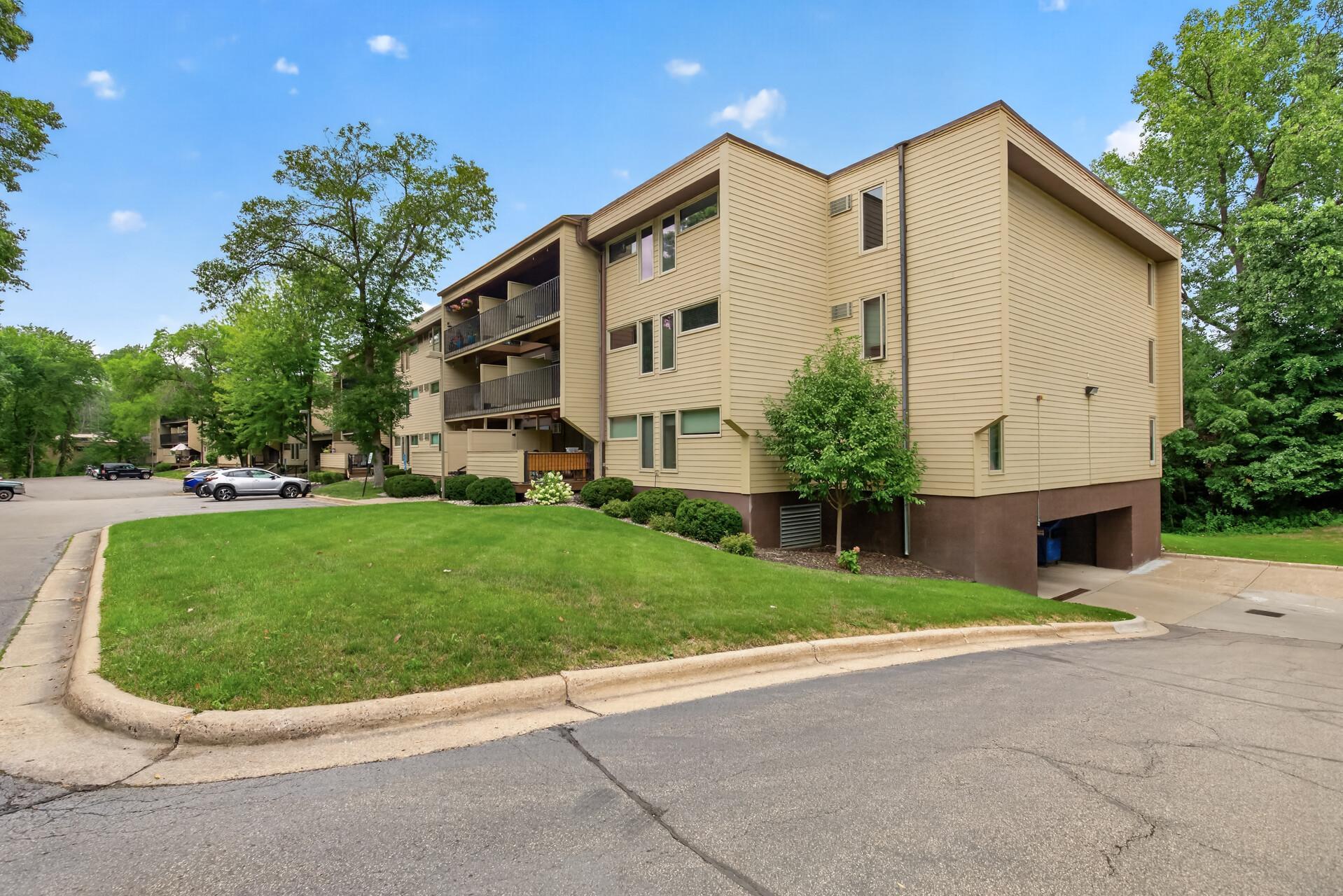 View of Residential at 12600 Parkwood Drive #110, Burnsville MN 55337, Burnsville (27 of 34) - Mike Wilen | Minnesota Team Real Estate
