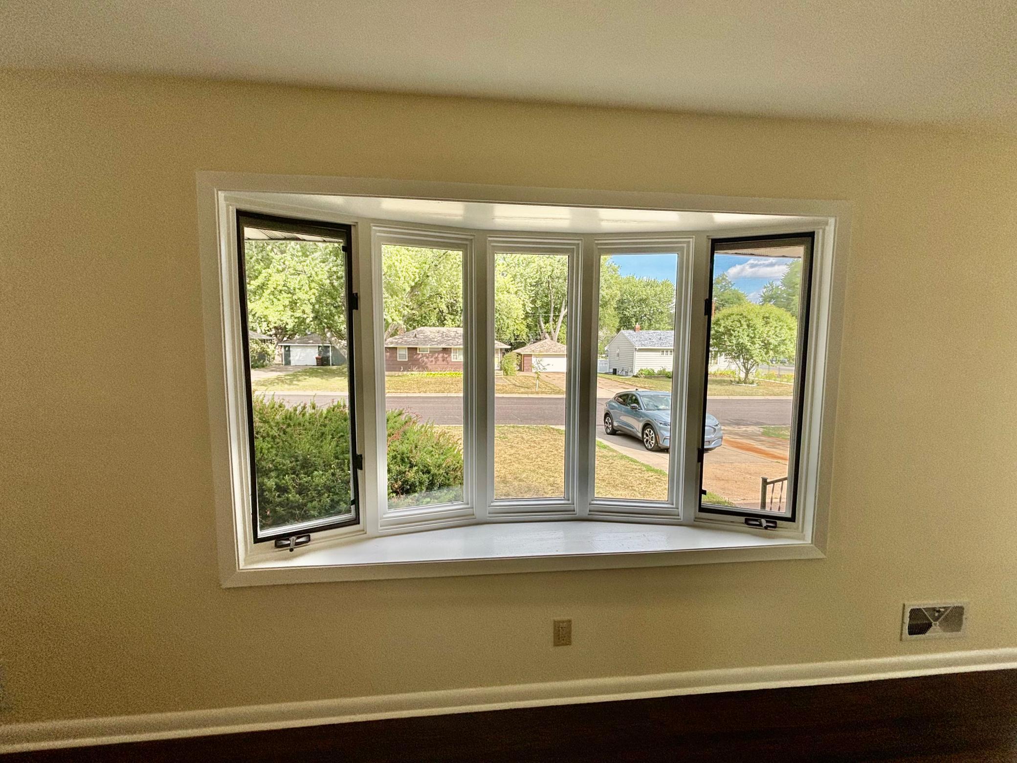 View of Residential at 2021 Chambers Street, Maplewood MN 55109, Maplewood (8 of 13) - Mike Wilen | Minnesota Team Real Estate