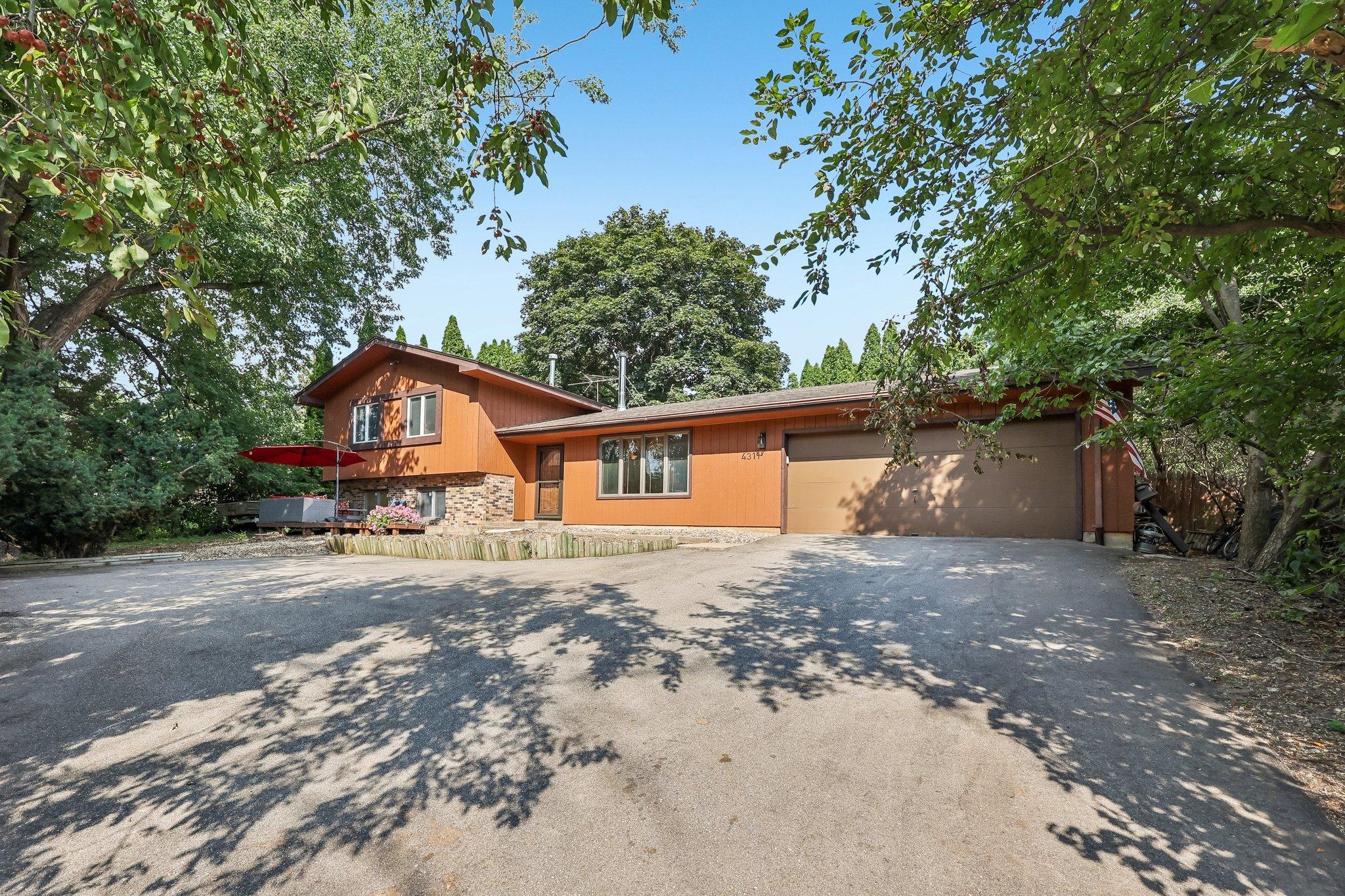 View of Residential at 4311 Williston Road, Minnetonka MN 55345, Minnetonka (35 of 43) - Mike Wilen | Minnesota Team Real Estate