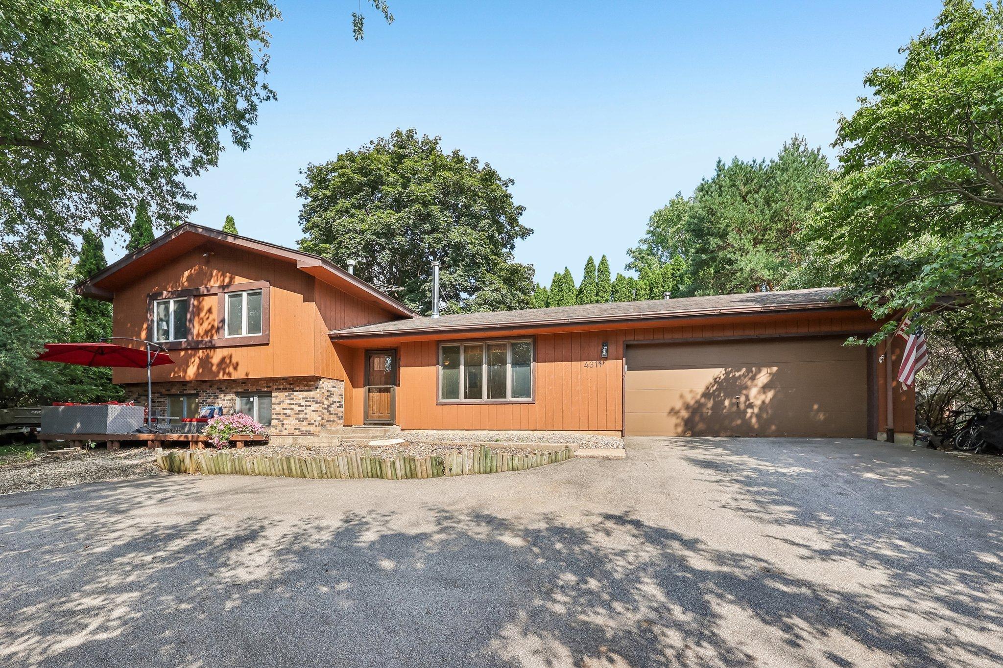 View of Residential at 4311 Williston Road, Minnetonka MN 55345, Minnetonka (5 of 43) - Mike Wilen | Minnesota Team Real Estate
