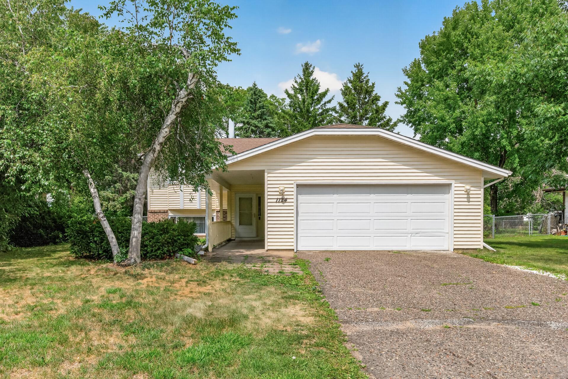 View of Residential at 1124 Meadowwood Drive, Brooklyn Park MN 55444, Brooklyn Park (32 of 34) - Mike Wilen | Minnesota Team Real Estate