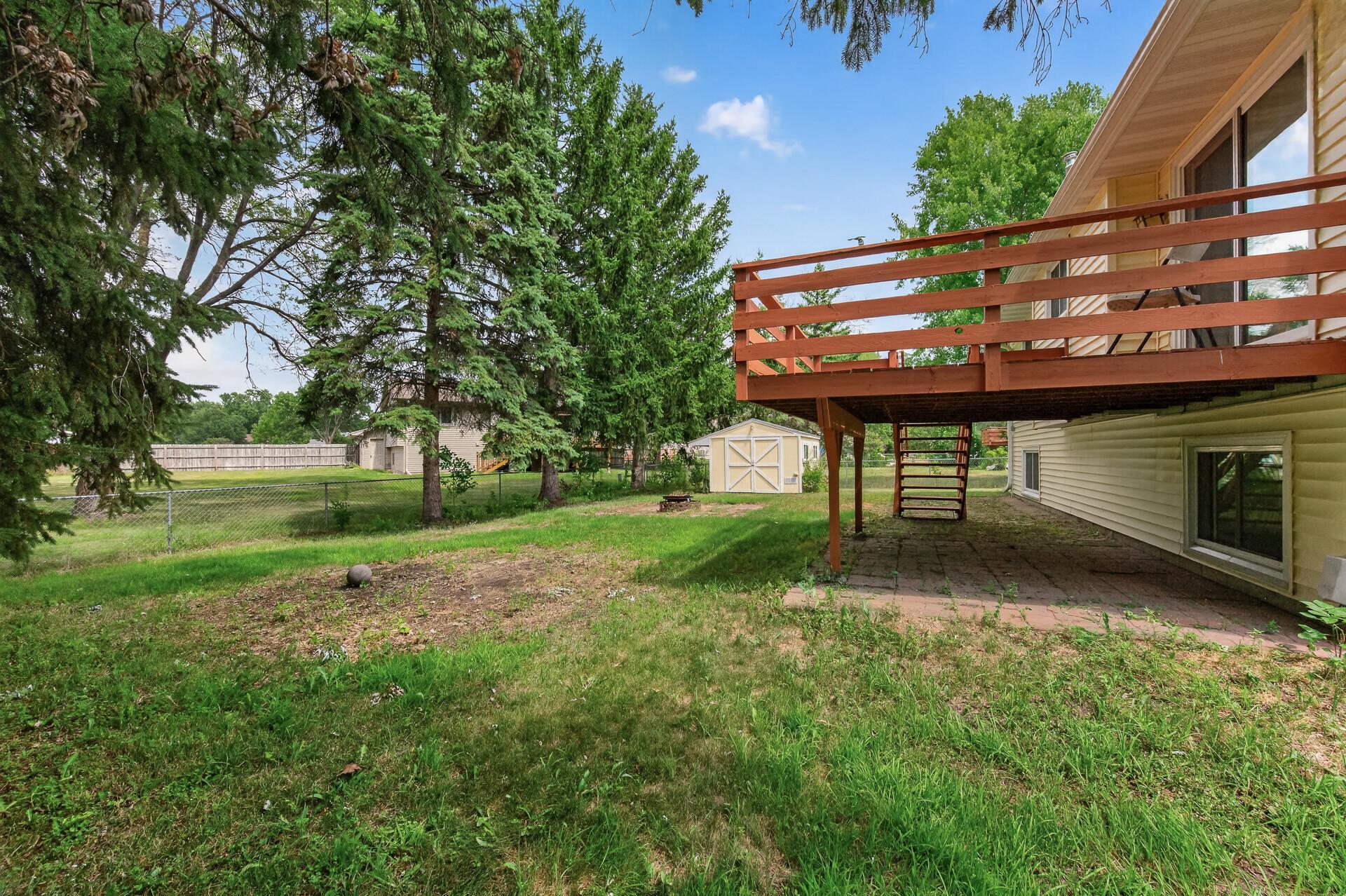 View of Residential at 1124 Meadowwood Drive, Brooklyn Park MN 55444, Brooklyn Park (31 of 34) - Mike Wilen | Minnesota Team Real Estate