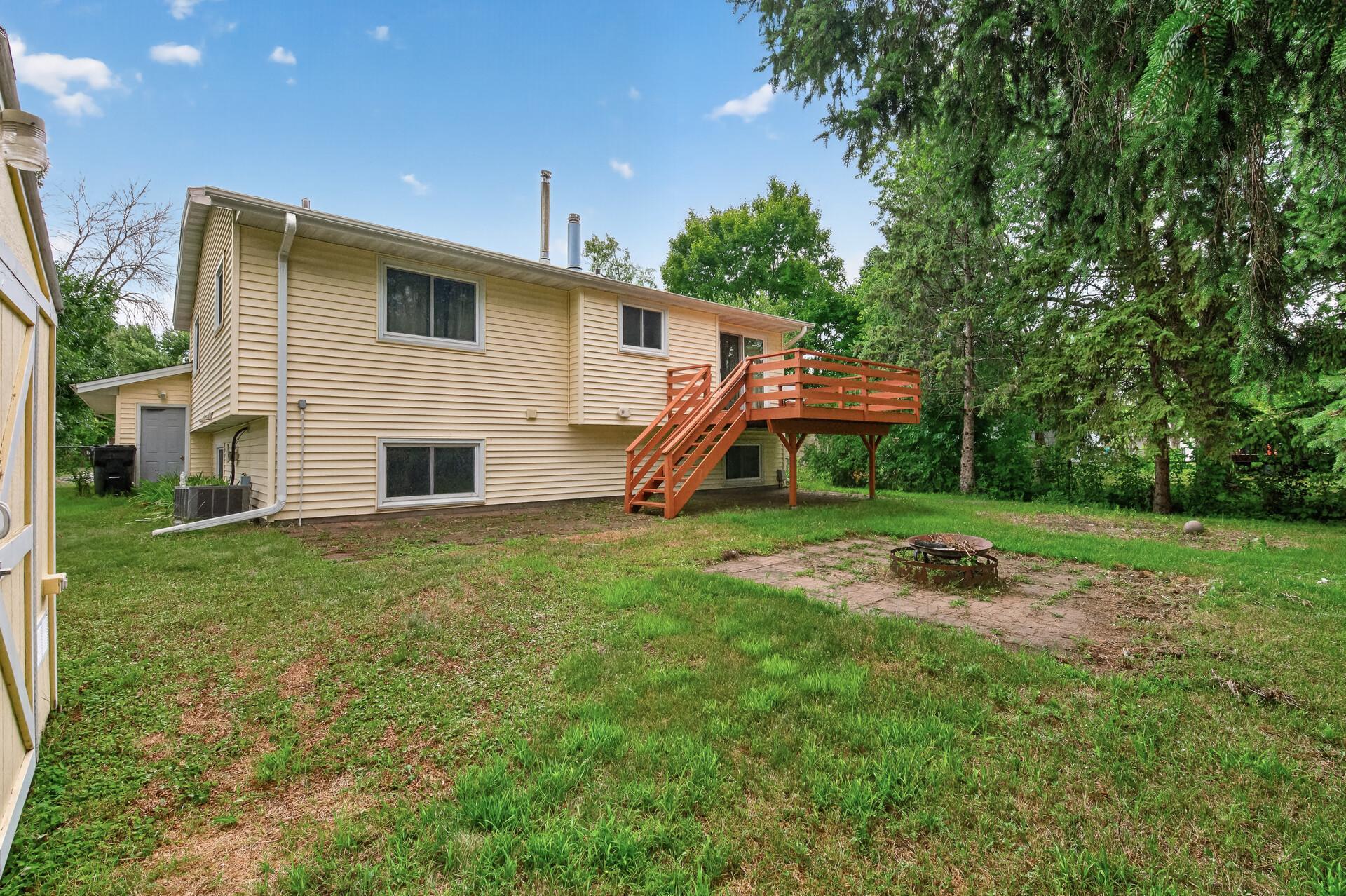 View of Residential at 1124 Meadowwood Drive, Brooklyn Park MN 55444, Brooklyn Park (28 of 34) - Mike Wilen | Minnesota Team Real Estate