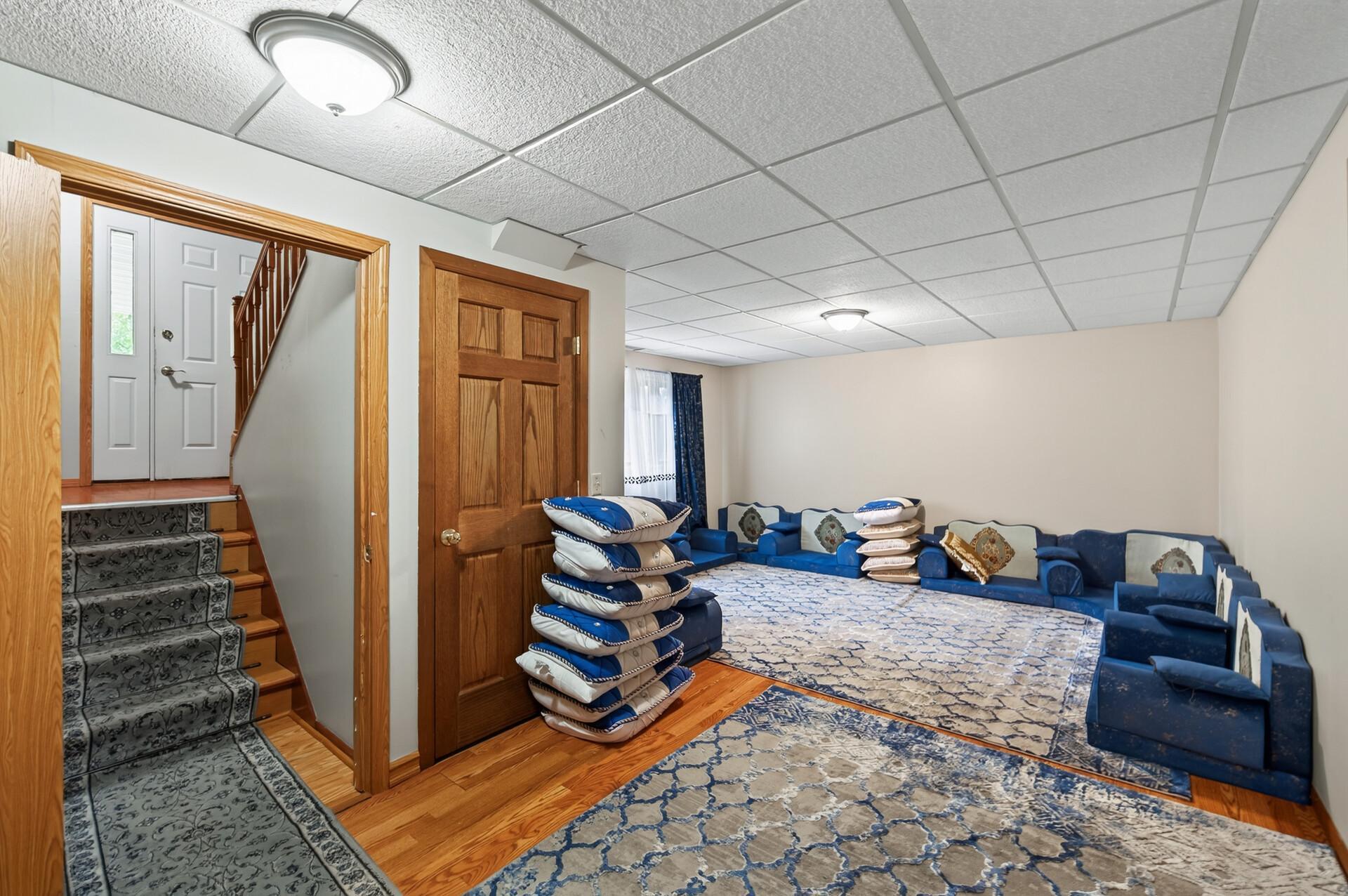 View of Residential at 1124 Meadowwood Drive, Brooklyn Park MN 55444, Brooklyn Park (17 of 34) - Mike Wilen | Minnesota Team Real Estate
