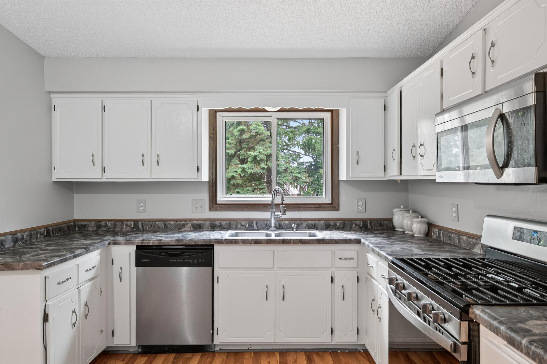 View of Residential at 1124 Meadowwood Drive, Brooklyn Park MN 55444, Brooklyn Park (9 of 34) - Mike Wilen | Minnesota Team Real Estate