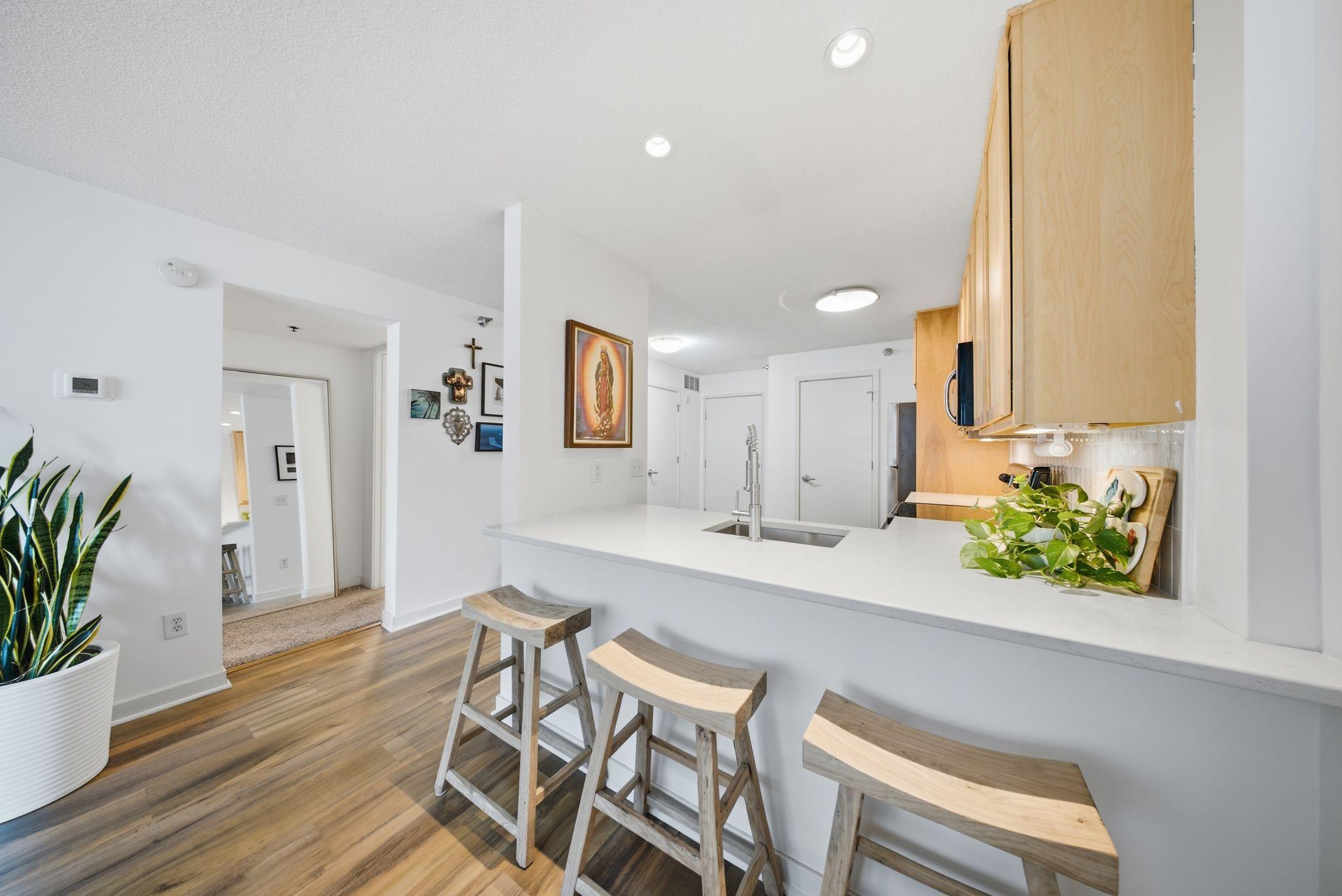 View of Residential at 48 Groveland Terrace #B204, Minneapolis MN 55403, Minneapolis (5 of 26) - Mike Wilen | Minnesota Team Real Estate