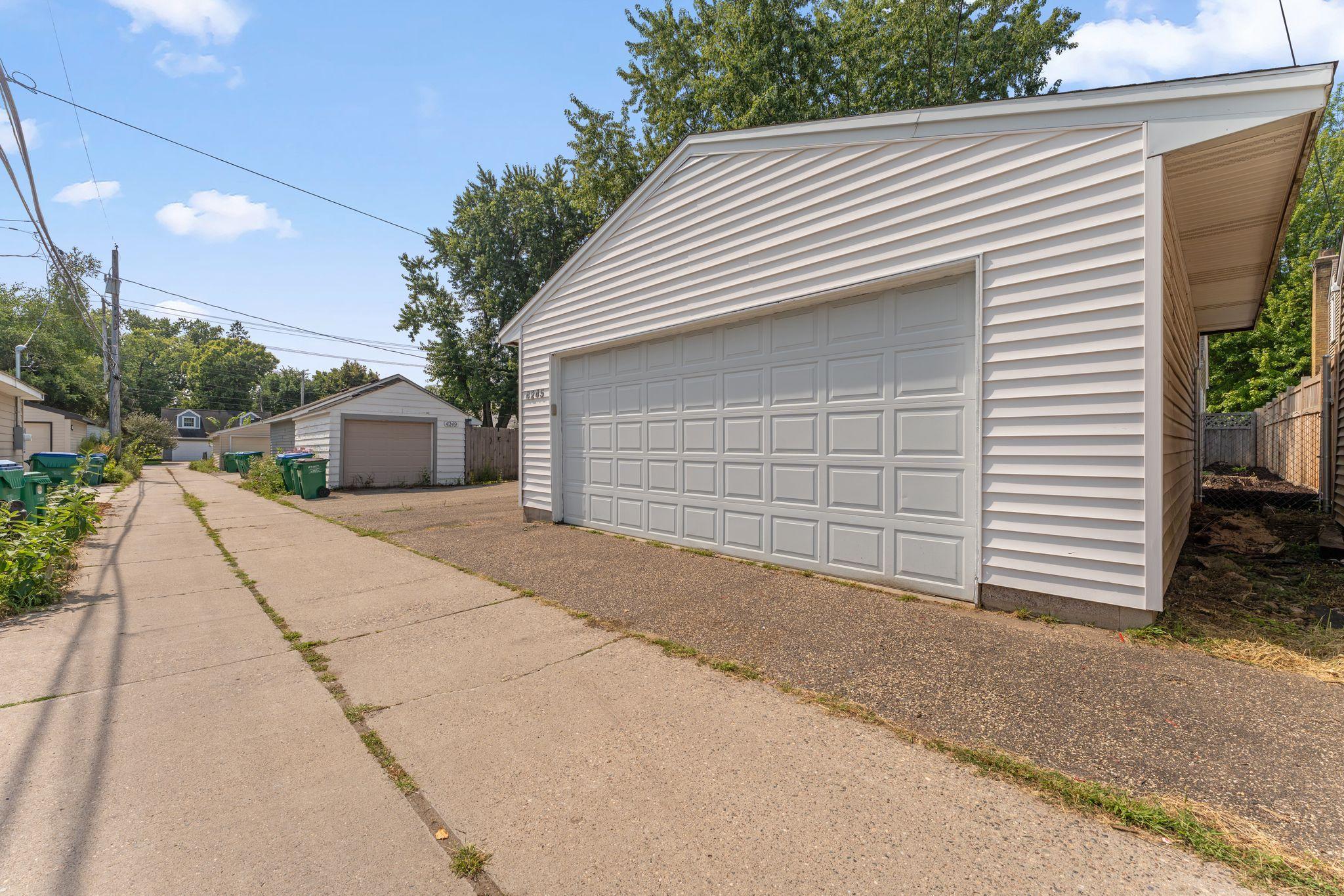 View of Residential at 4245 Utica Avenue, Saint Louis Park MN 55416, Saint Louis Park (39 of 40) - Mike Wilen | Minnesota Team Real Estate