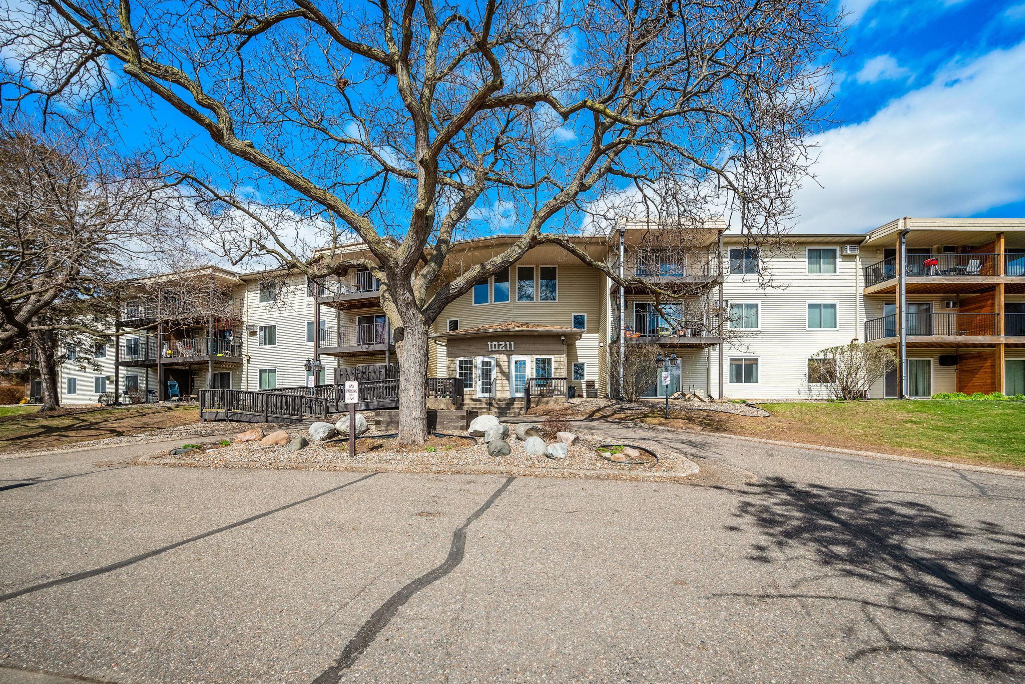 View of Residential at 10211 Cedar Lake Road #204, Minnetonka MN 55305, Minnetonka (15 of 19) - Mike Wilen | Minnesota Team Real Estate