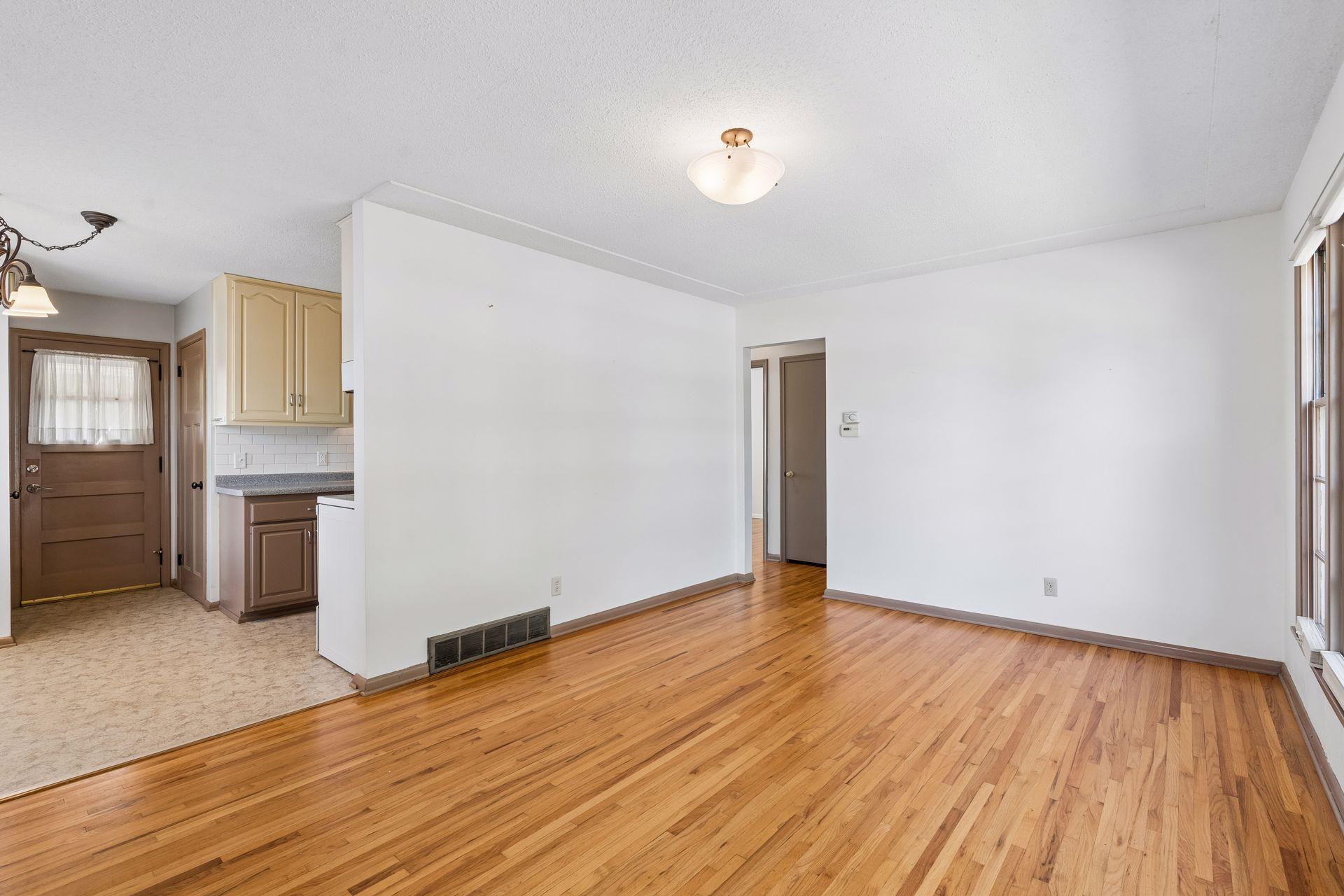 View of Residential Income at 1538-1540 Hartford Avenue, Saint Paul MN 55116, Saint Paul (4 of 35) - Mike Wilen | Minnesota Team Real Estate