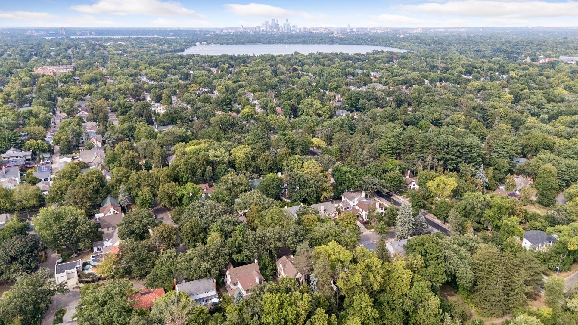 View of Residential at 2825 Brookwood Terrace, Minneapolis MN 55410, Minneapolis (46 of 52) - Mike Wilen | Minnesota Team Real Estate