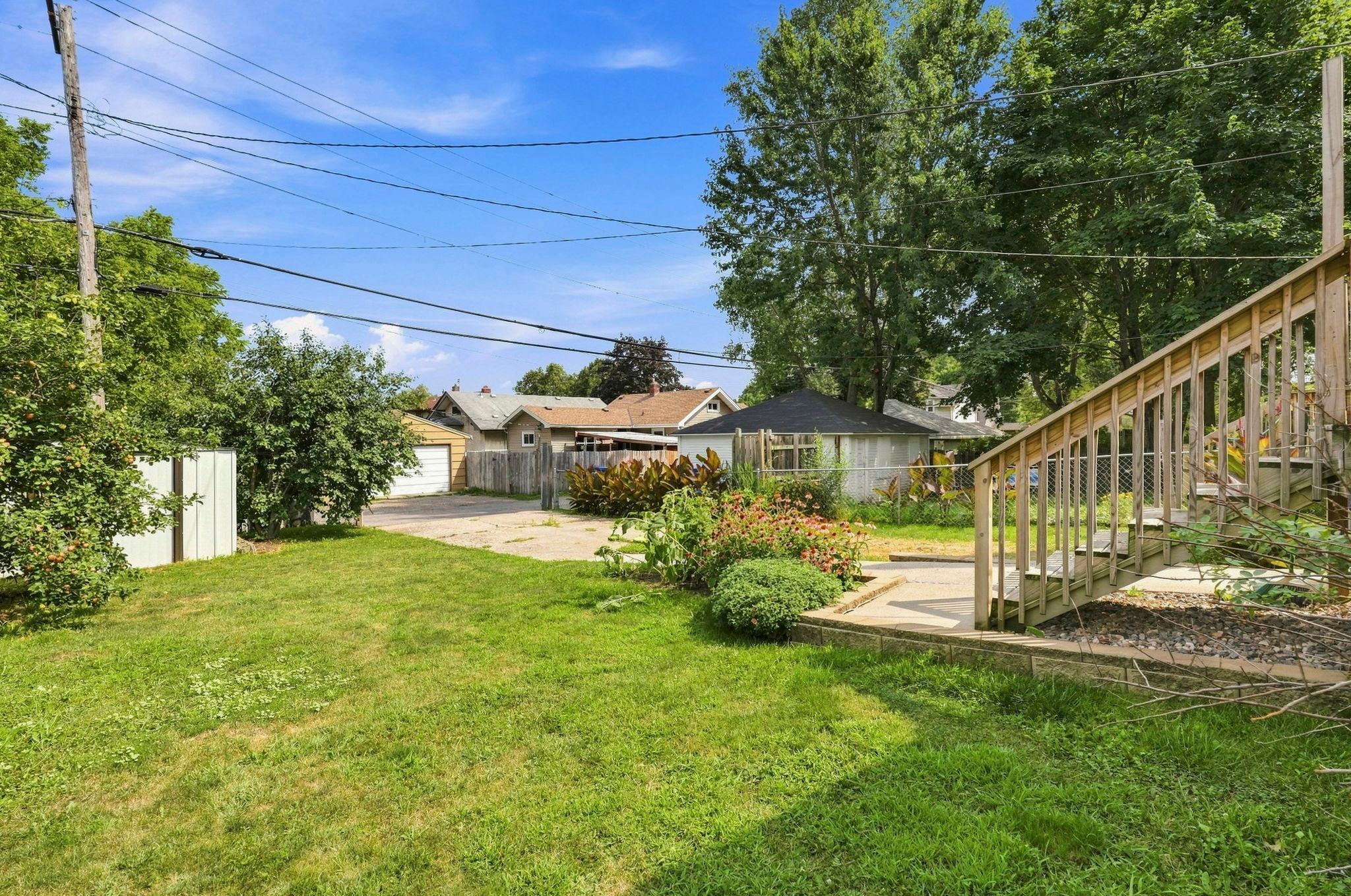 View of Residential at 1006 Earl Street, Saint Paul MN 55106, Saint Paul (26 of 28) - Mike Wilen | Minnesota Team Real Estate