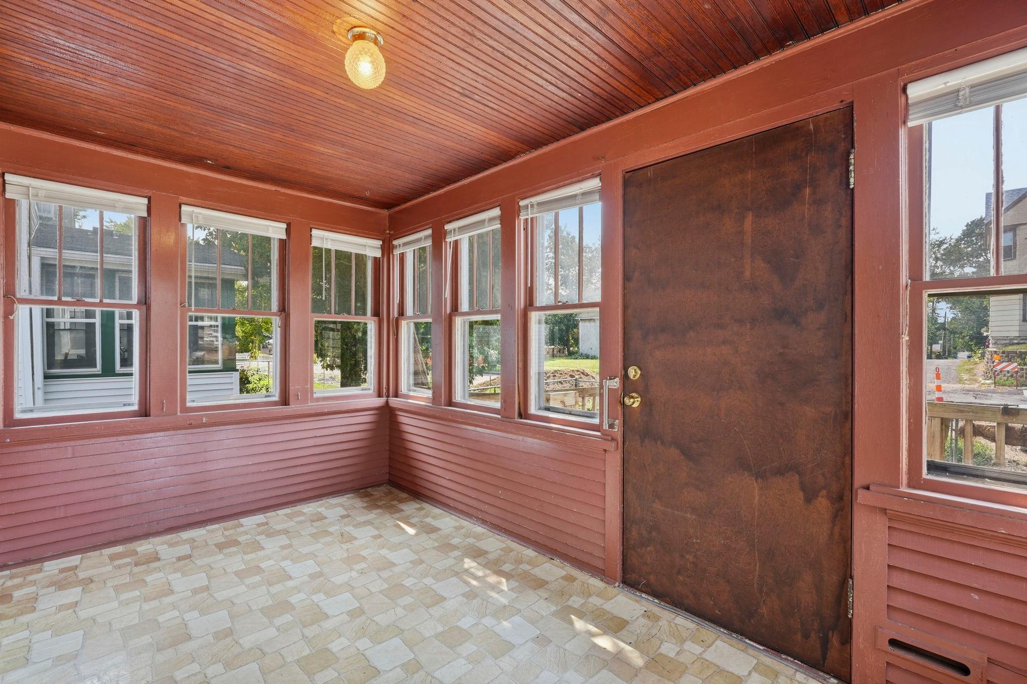View of Residential at 1006 Earl Street, Saint Paul MN 55106, Saint Paul (12 of 28) - Mike Wilen | Minnesota Team Real Estate