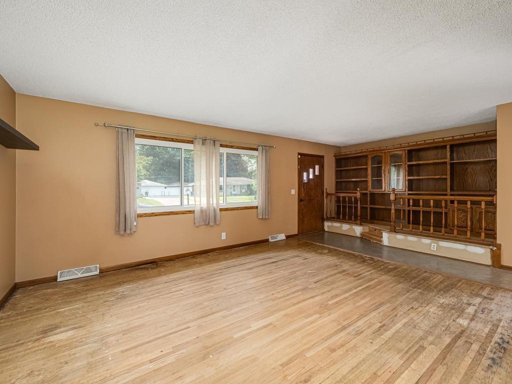 View of Residential at 6231 Quail Avenue, Brooklyn Center MN 55429, Brooklyn Center (8 of 26) - Mike Wilen | Minnesota Team Real Estate