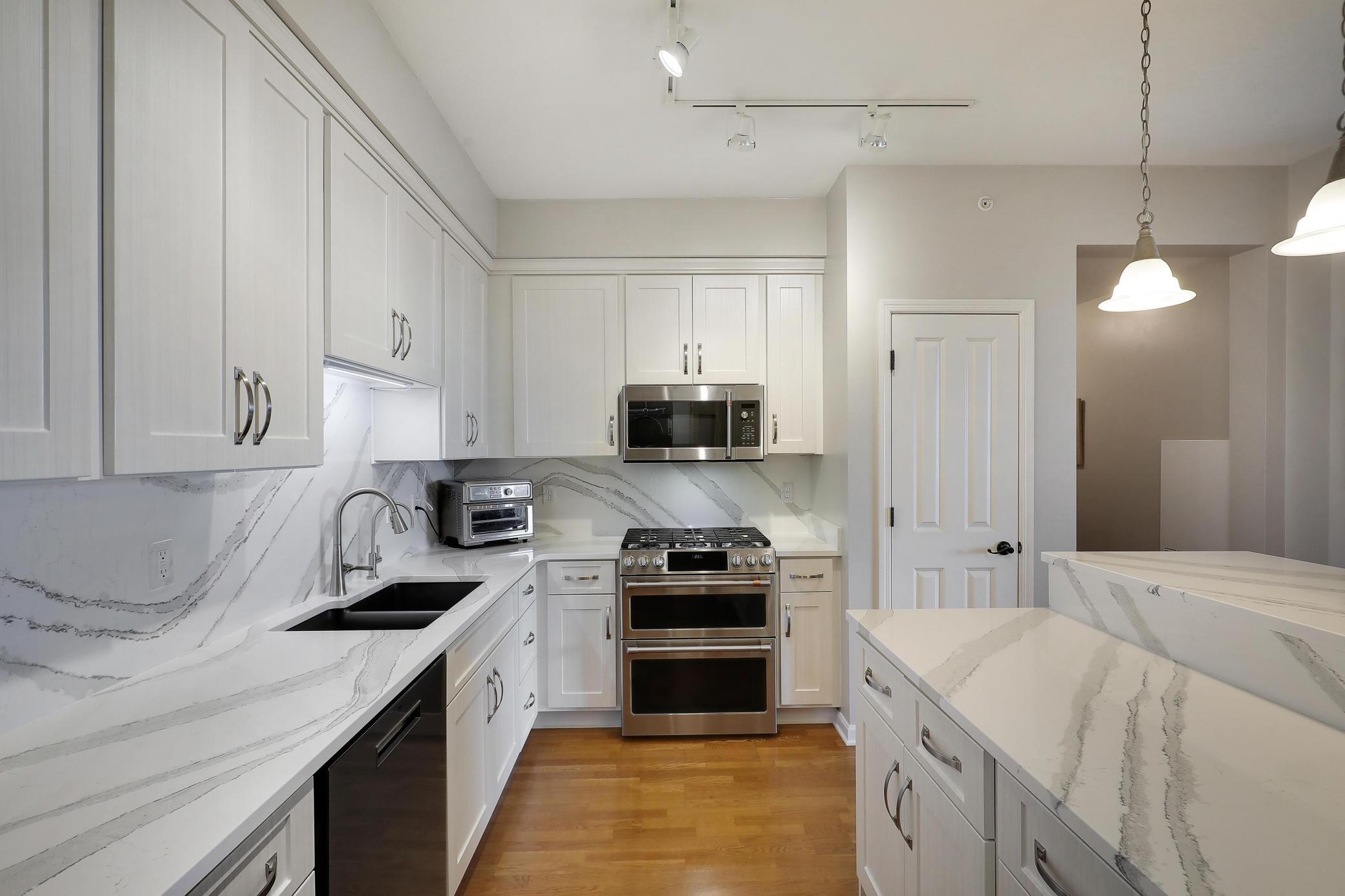 View of Residential at 500 Grant Street #707, Minneapolis MN 55404, Minneapolis (11 of 31) - Mike Wilen | Minnesota Team Real Estate