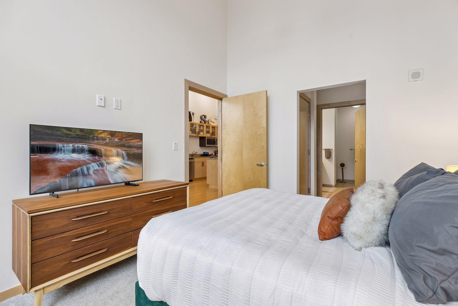 View of Residential at 1120 2nd Street #102, Minneapolis MN 55415, Minneapolis (15 of 44) - Mike Wilen | Minnesota Team Real Estate