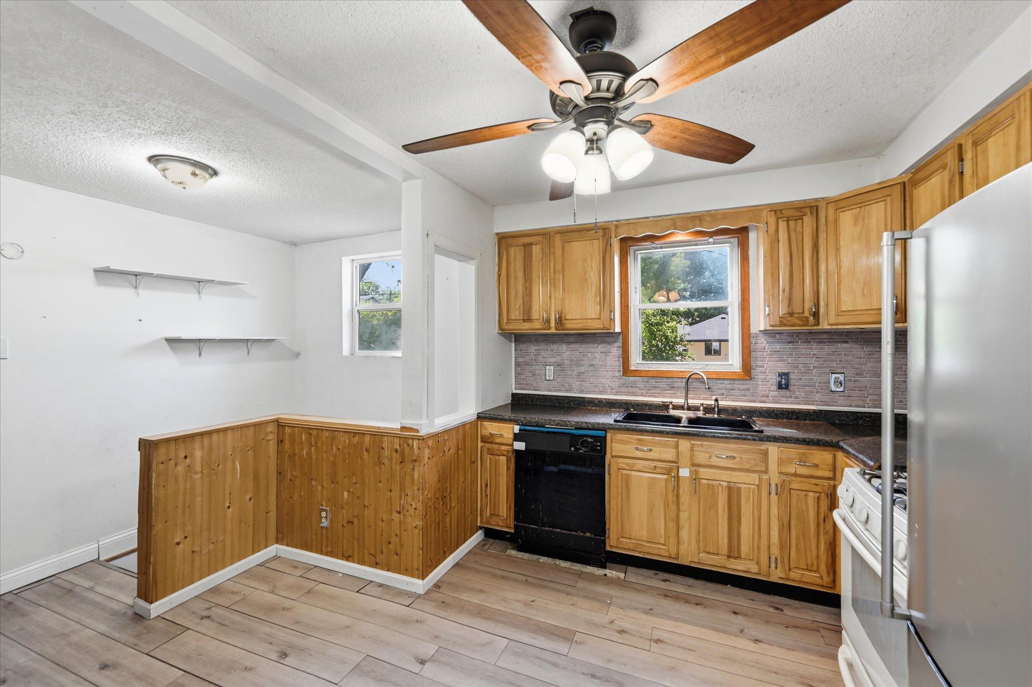 View of Residential at 570 Ironton Street, Fridley MN 55432, Fridley (4 of 21) - Mike Wilen | Minnesota Team Real Estate