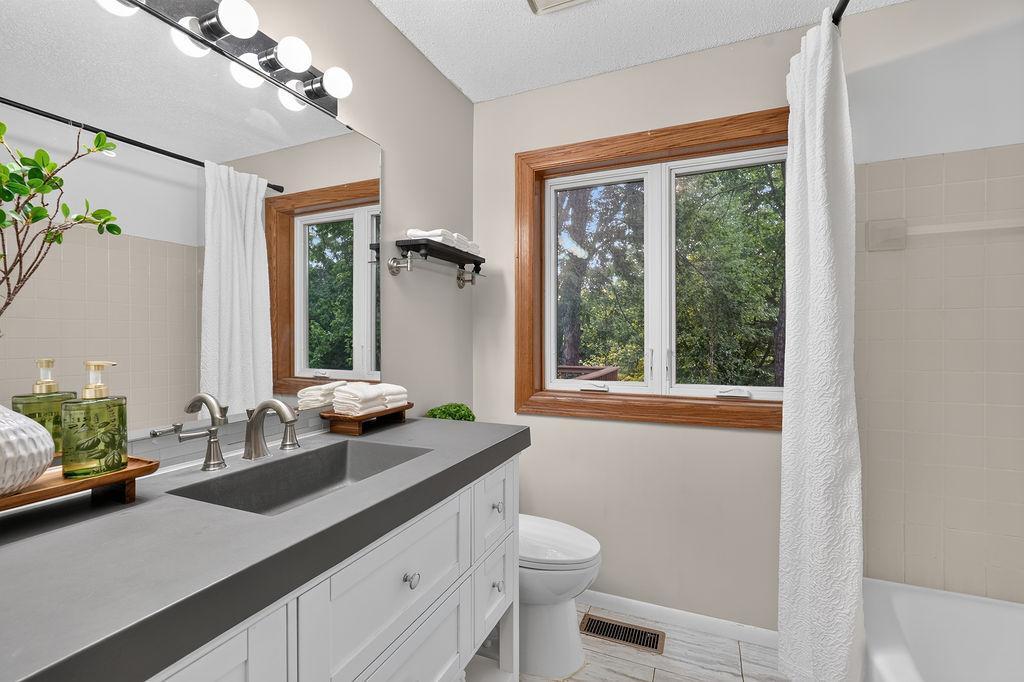 View of Residential at 2635 Hydram Avenue, Oakdale MN 55128, Oakdale (33 of 43) - Mike Wilen | Minnesota Team Real Estate