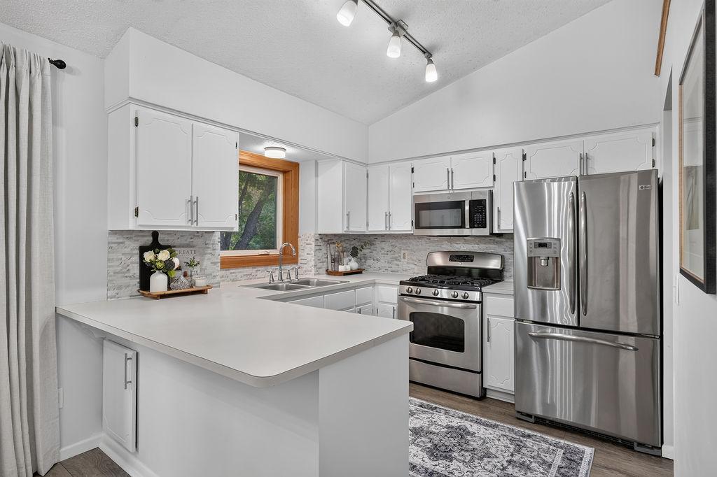View of Residential at 2635 Hydram Avenue, Oakdale MN 55128, Oakdale (11 of 43) - Mike Wilen | Minnesota Team Real Estate