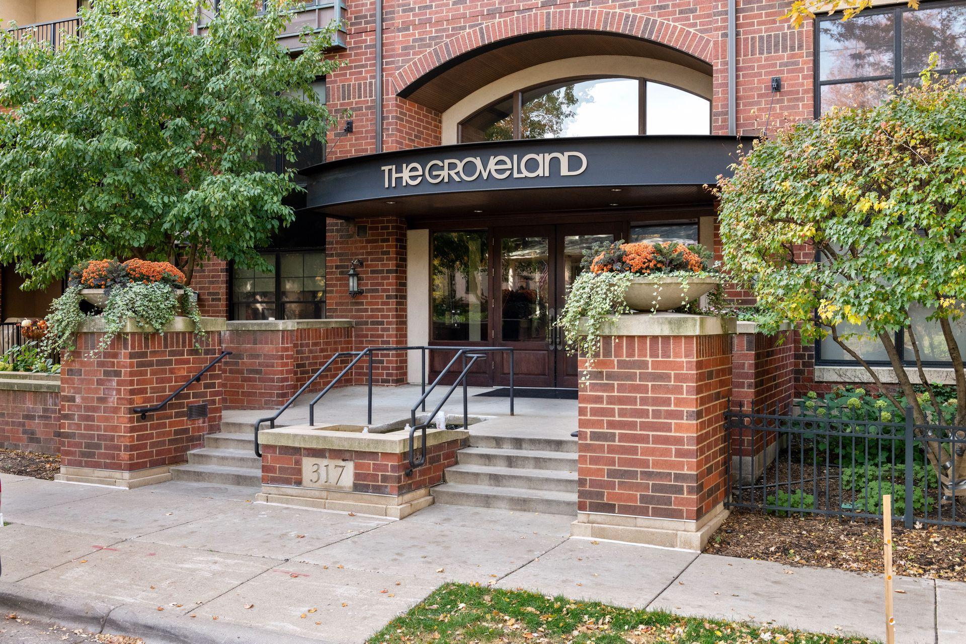 View of Residential at 317 Groveland Avenue #116, Minneapolis MN 55403, Minneapolis (30 of 43) - Mike Wilen | Minnesota Team Real Estate