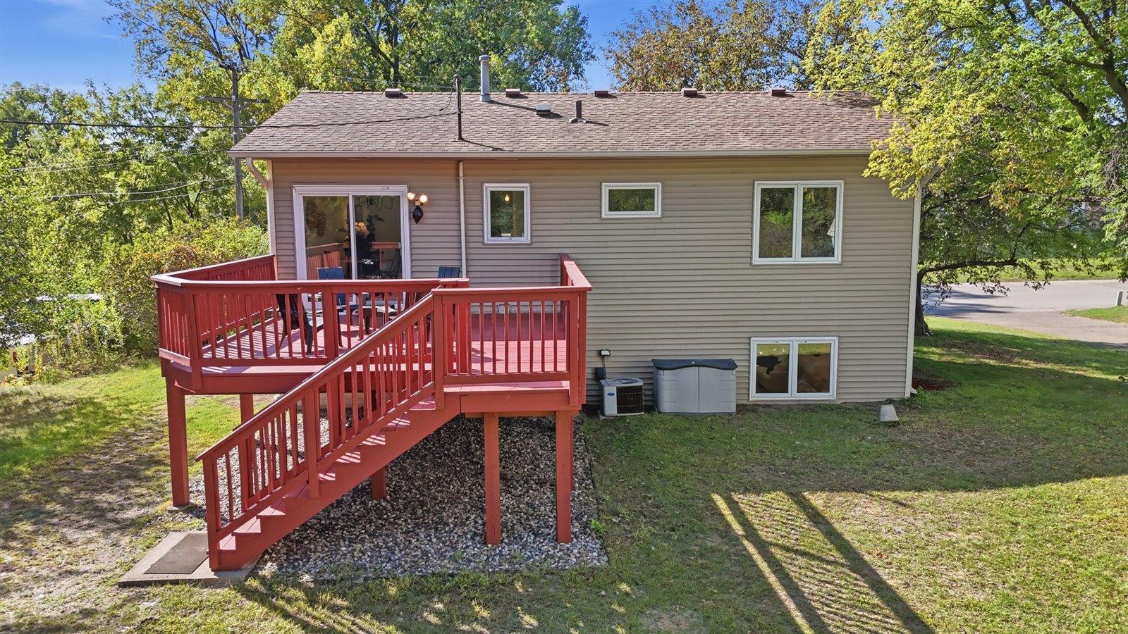 View of Residential at 1420 Sylvan Street, Saint Paul MN 55117, Saint Paul (27 of 30) - Mike Wilen | Minnesota Team Real Estate