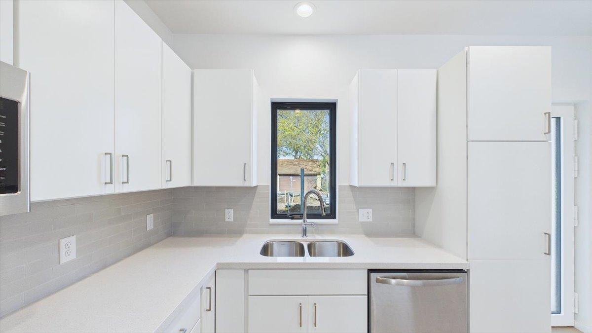 View of Residential at 2833 14th Avenue #110, Minneapolis MN 55407, Minneapolis (14 of 27) - Mike Wilen | Minnesota Team Real Estate