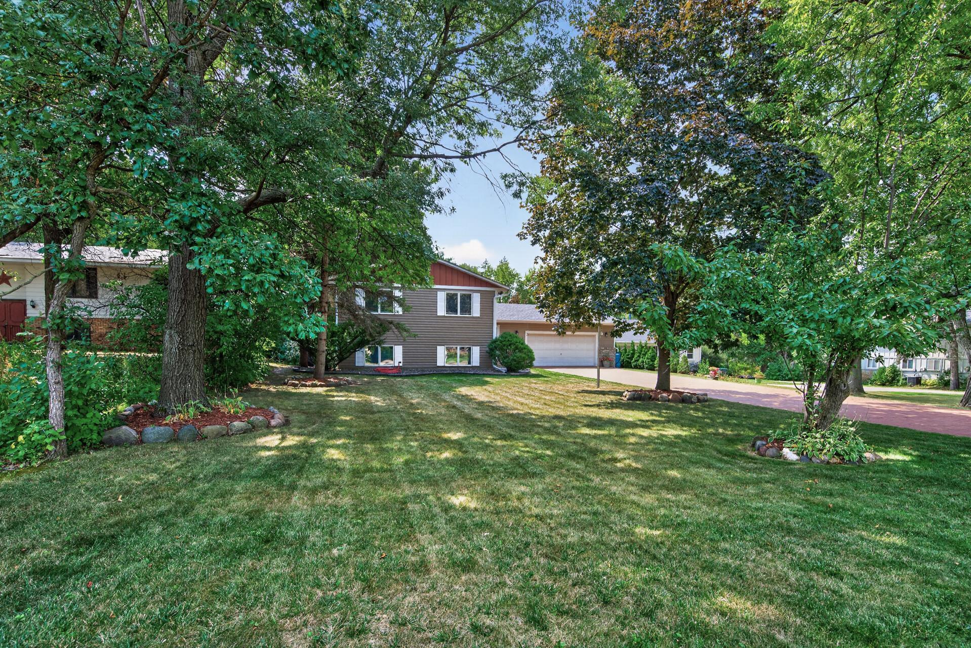 View of Residential at 2048 17th Avenue, North Saint Paul MN 55109, North Saint Paul (19 of 22) - Mike Wilen | Minnesota Team Real Estate