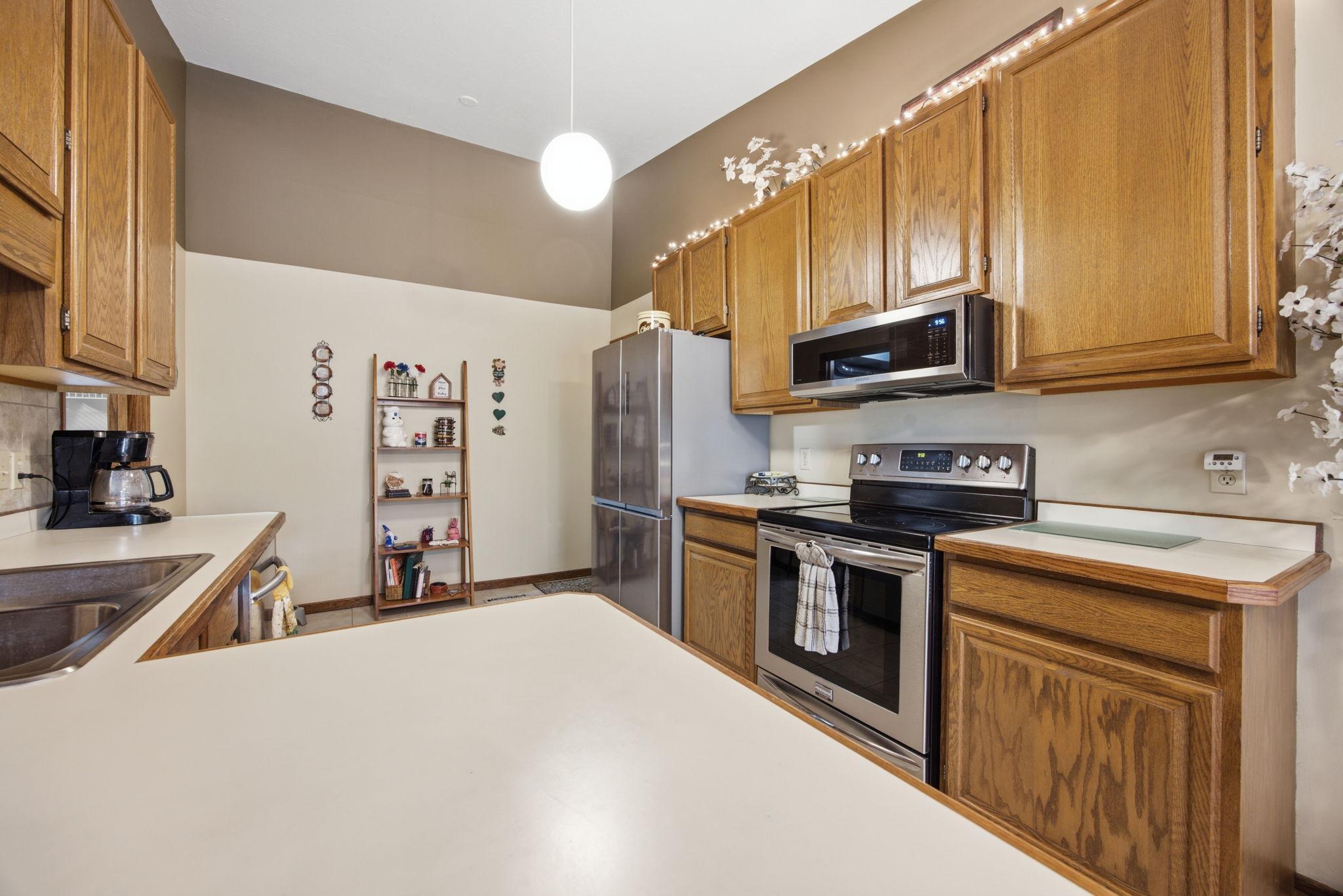 View of Residential at 14702 Oak Run Lane, Burnsville MN 55306, Burnsville (14 of 25) - Mike Wilen | Minnesota Team Real Estate