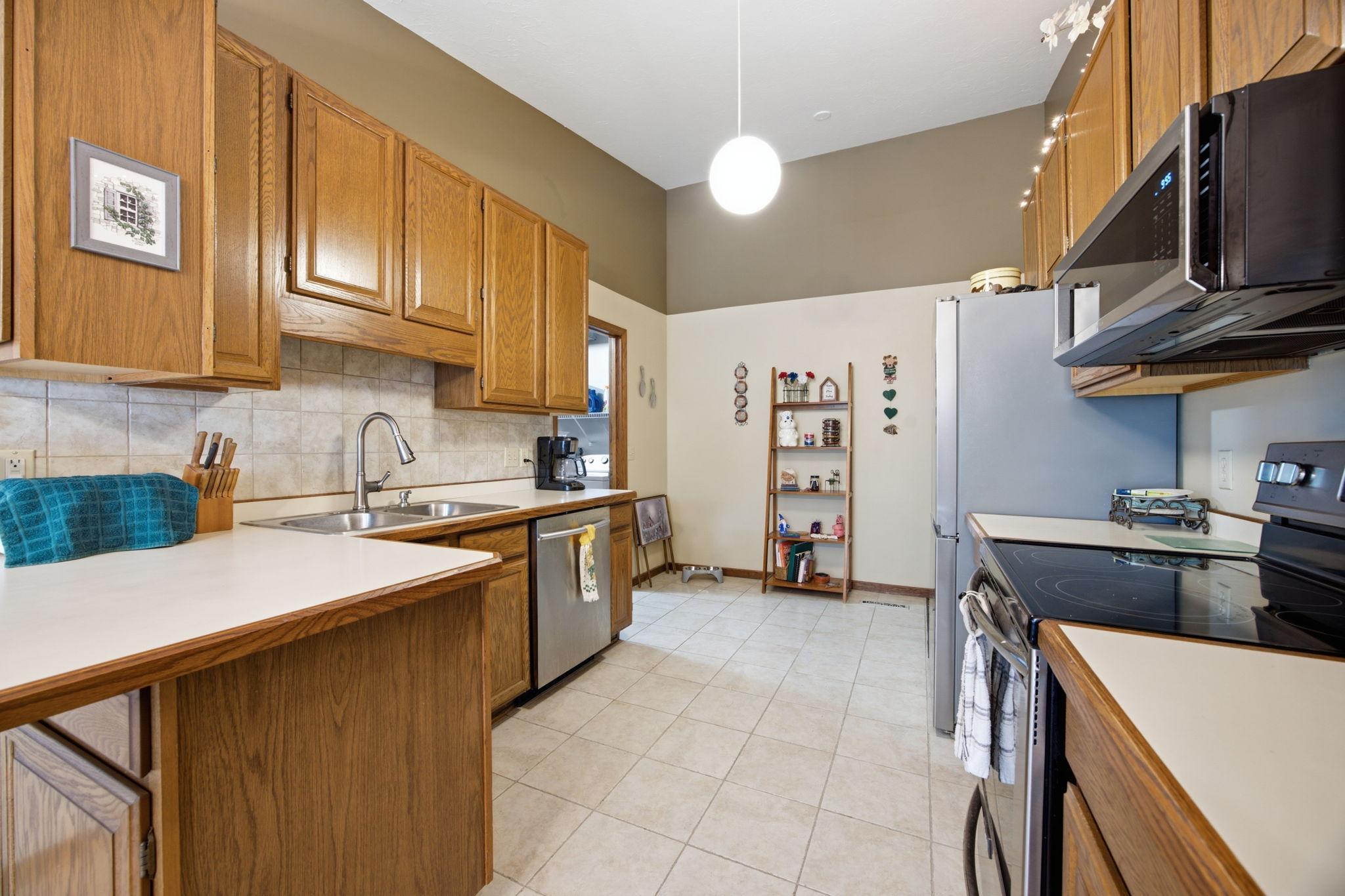 View of Residential at 14702 Oak Run Lane, Burnsville MN 55306, Burnsville (13 of 25) - Mike Wilen | Minnesota Team Real Estate