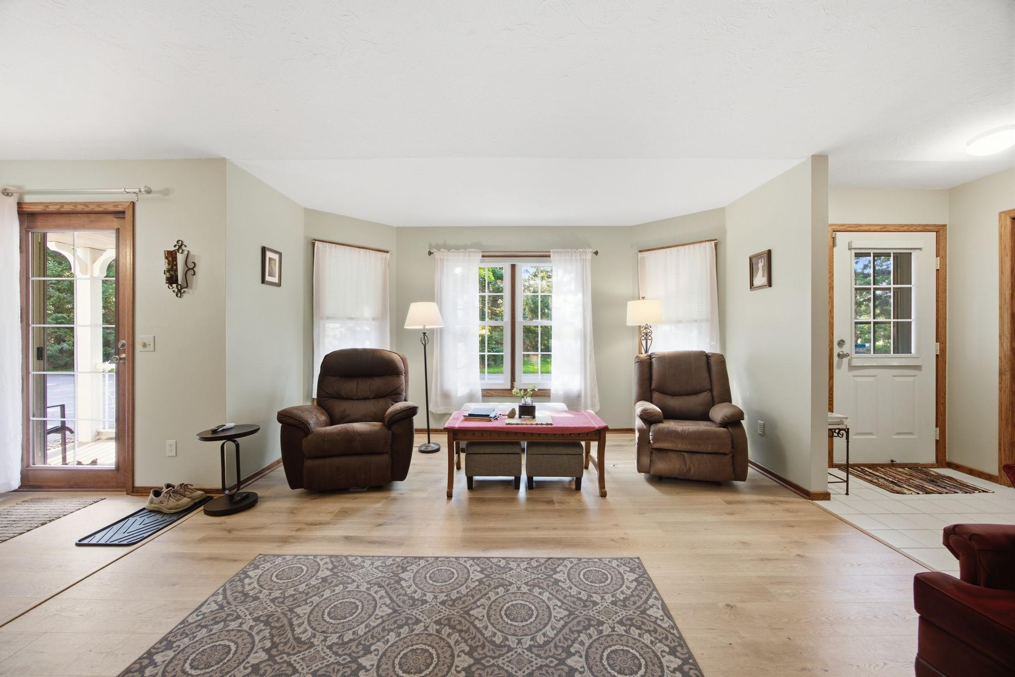 View of Residential at 14702 Oak Run Lane, Burnsville MN 55306, Burnsville (8 of 25) - Mike Wilen | Minnesota Team Real Estate
