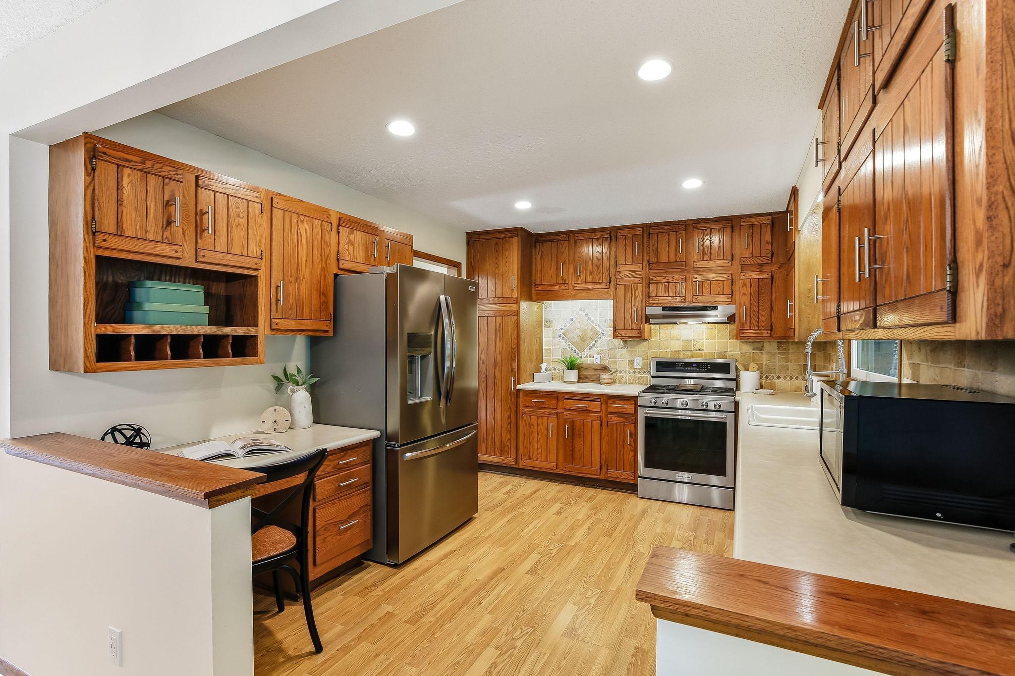 View of Residential at 6108 Whited Avenue, Minnetonka MN 55345, Minnetonka (14 of 48) - Mike Wilen | Minnesota Team Real Estate