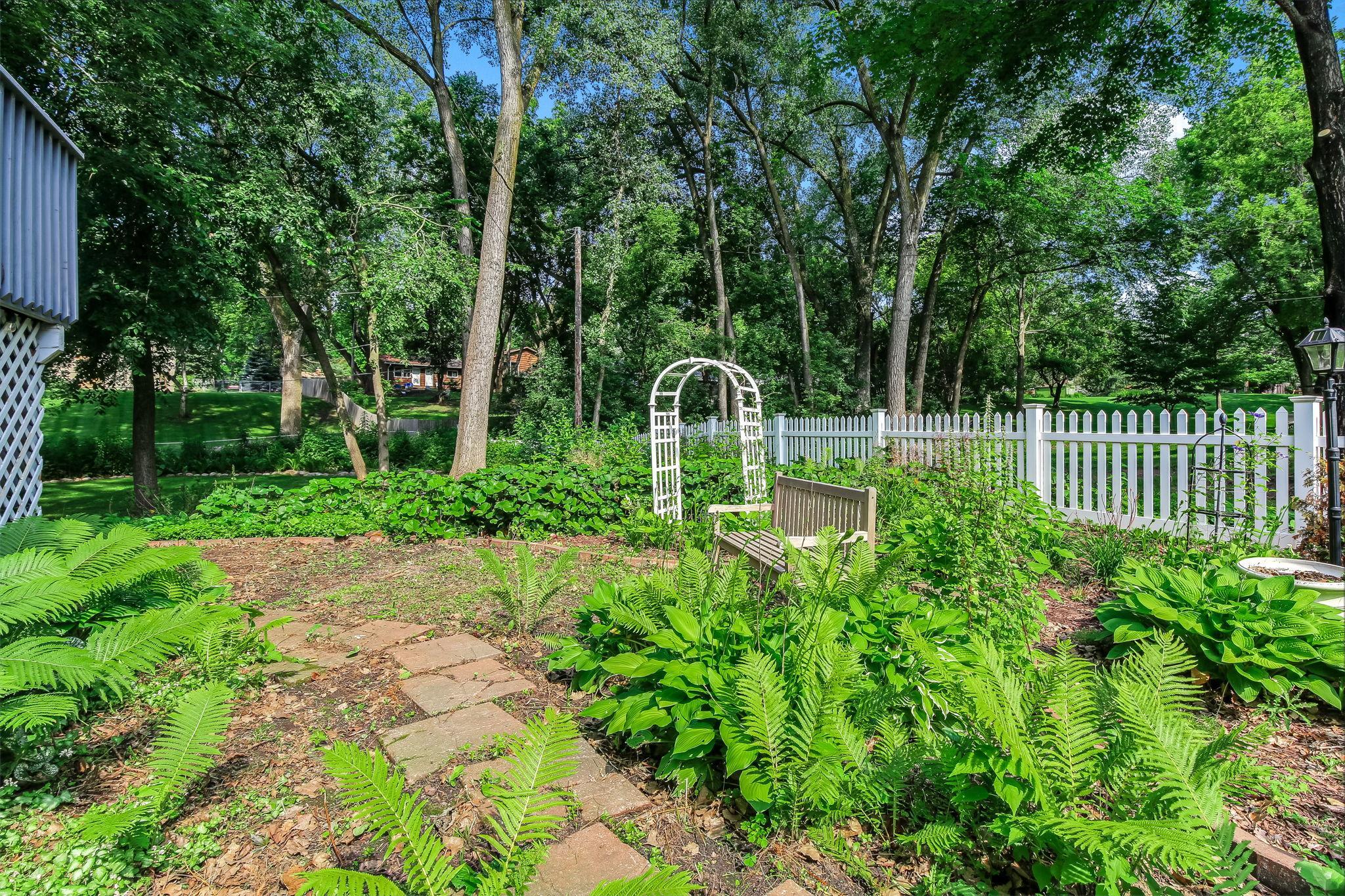 View of Residential at 6108 Whited Avenue, Minnetonka MN 55345, Minnetonka (44 of 48) - Mike Wilen | Minnesota Team Real Estate