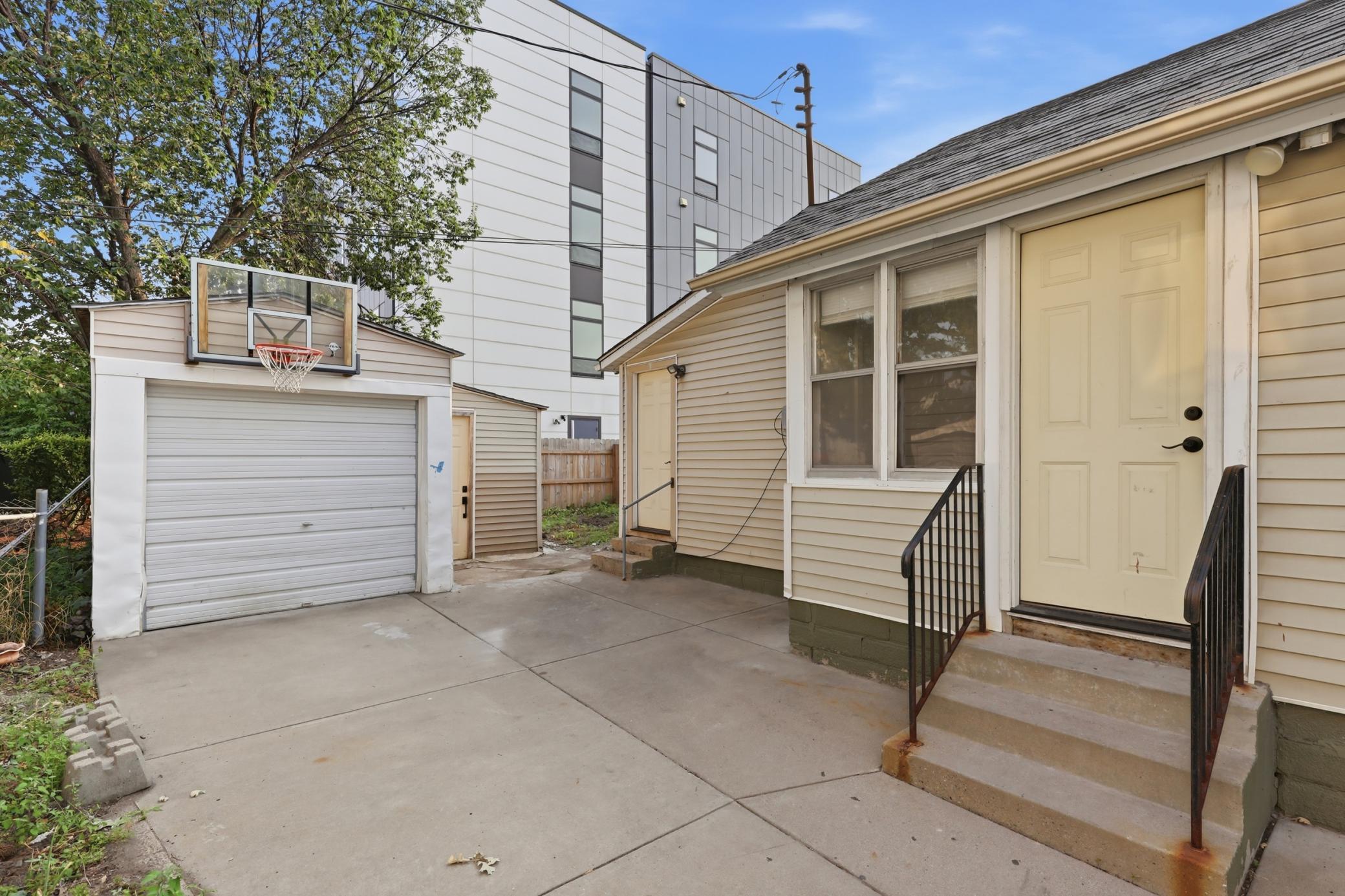 View of Residential at 908 19th Avenue, Minneapolis MN 55418, Minneapolis (19 of 33) - Mike Wilen | Minnesota Team Real Estate