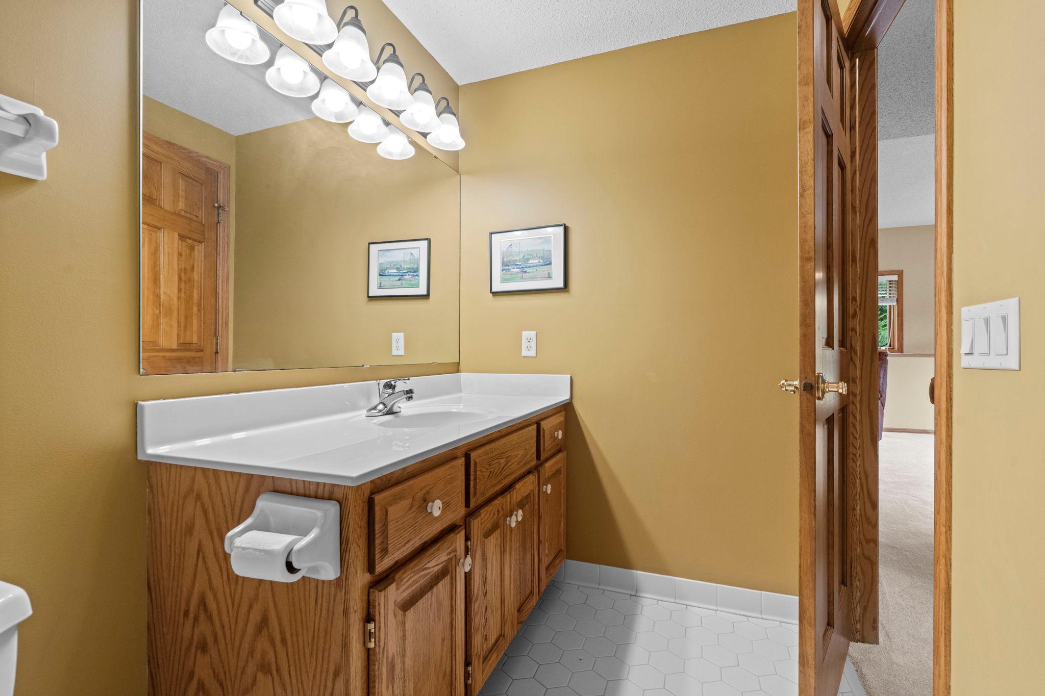 View of Residential at 39 Marcin Hill, Burnsville MN 55337, Burnsville (56 of 78) - Mike Wilen | Minnesota Team Real Estate
