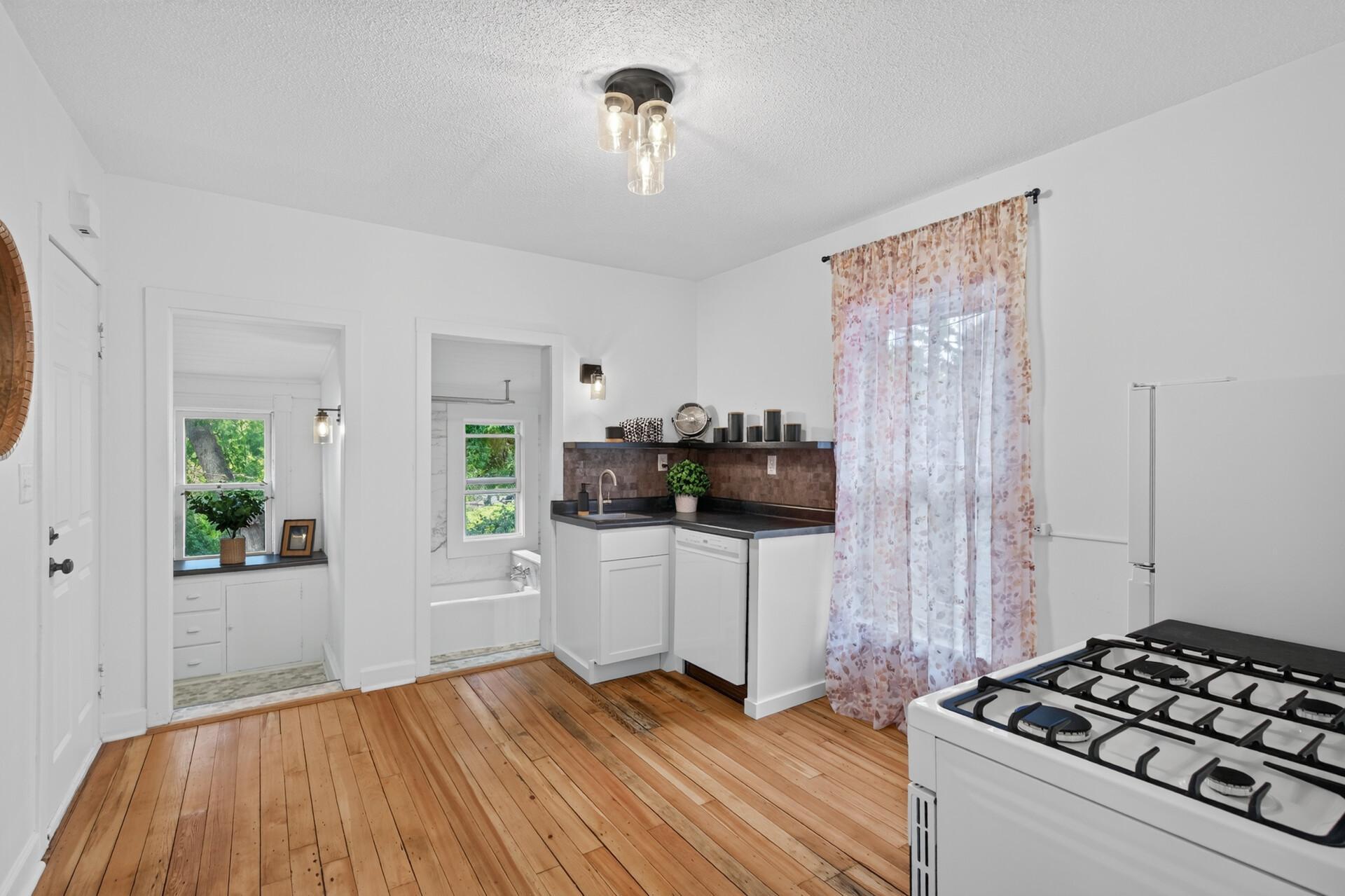 View of Residential Income at 1014 18 1/2 Avenue, Minneapolis MN 55418, Minneapolis (24 of 38) - Mike Wilen | Minnesota Team Real Estate